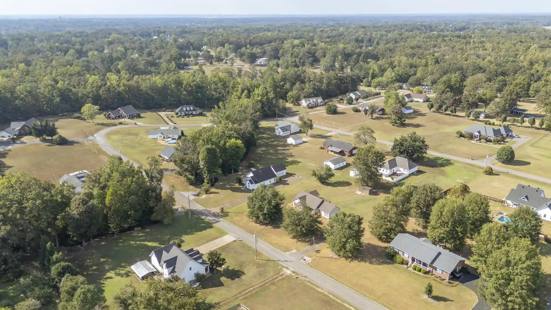 Photo 3 of Single family home for sale at 305 Jordan Glen Ln, Savannah, TN 38372 | MLS# 10230541 | Listing updated on 2026-09-16