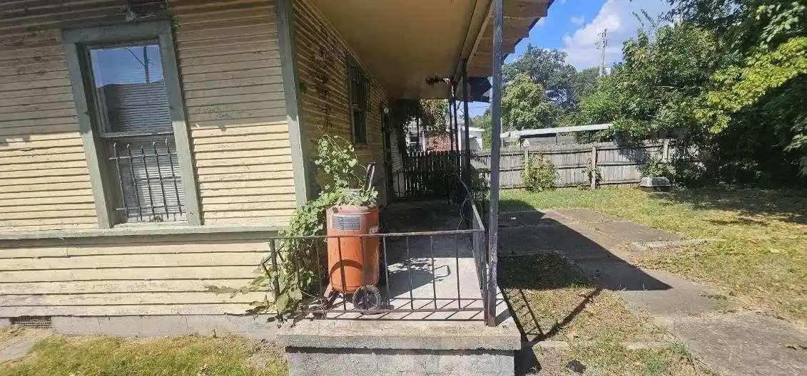 Photo 3 of Single family home for sale at 1404 Preston St, Memphis, TN 38106 | MLS# 10230543 | Listing updated on 2026-09-16