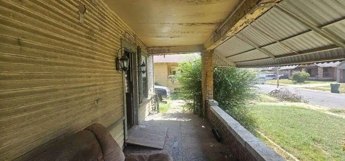 Photo 4 of Single family home for sale at 1404 Preston St, Memphis, TN 38106 | MLS# 10230543 | Listing updated on 2026-09-16