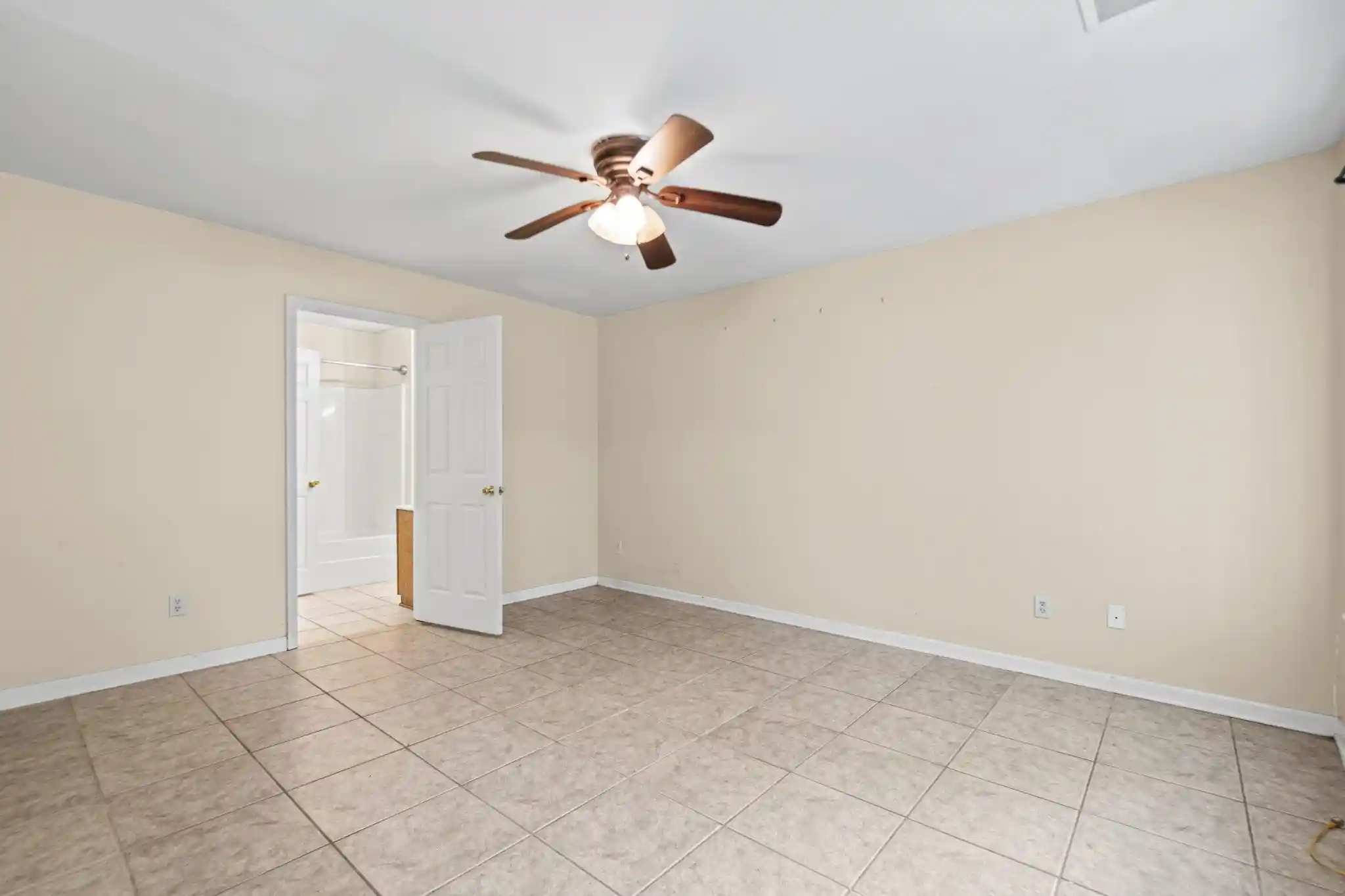 Photo 4 of Sale Pending at 1950 Mcknight Loop, Mason, TN 38049 | MLS# 10230547 | Listing updated on 2026-09-24