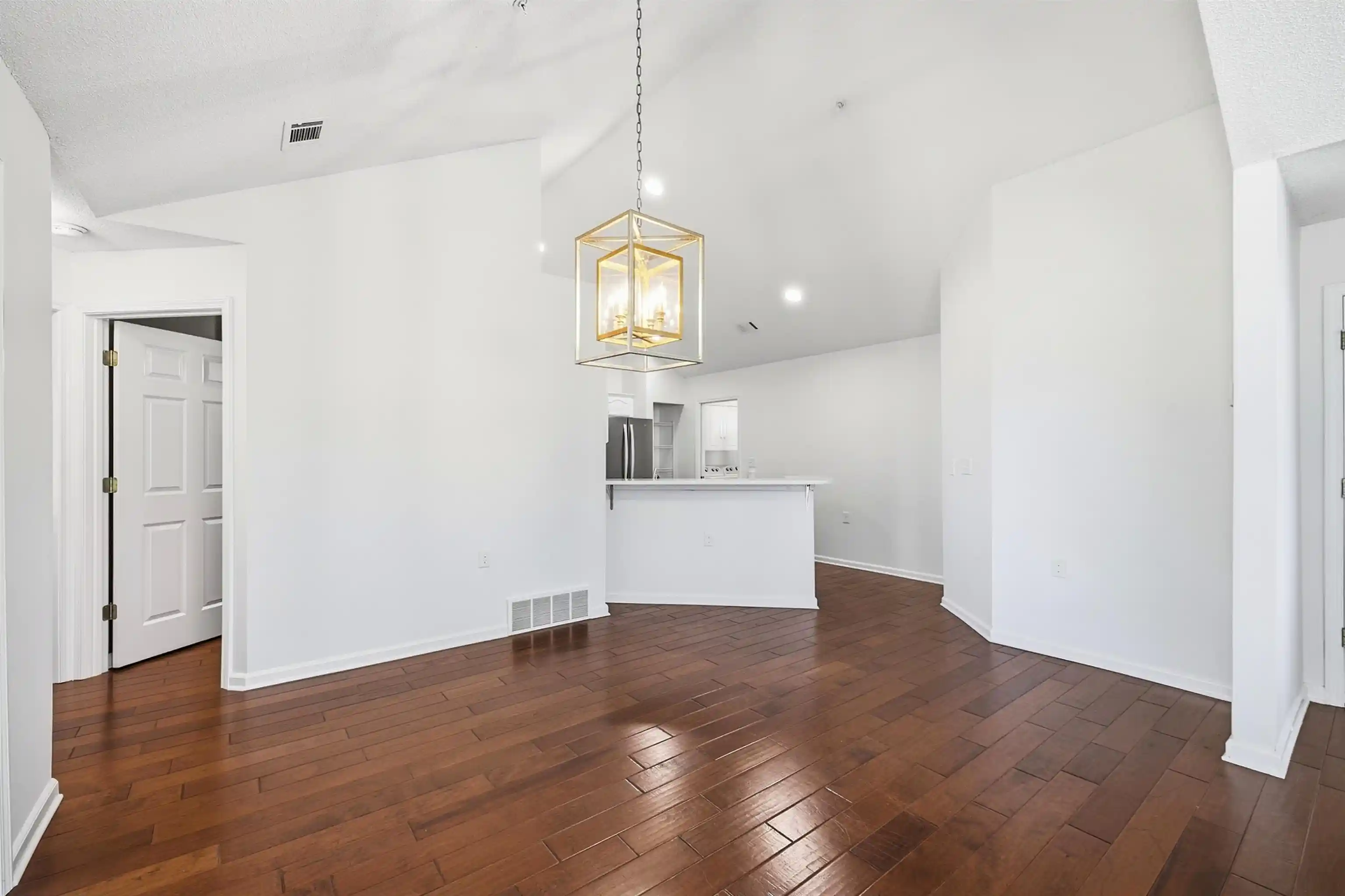 Photo 2 of Condo for sale at 261 Oak Clb Ln #9, Collierville, TN 38017 | MLS# 10230551 | Listing updated on 2026-09-16