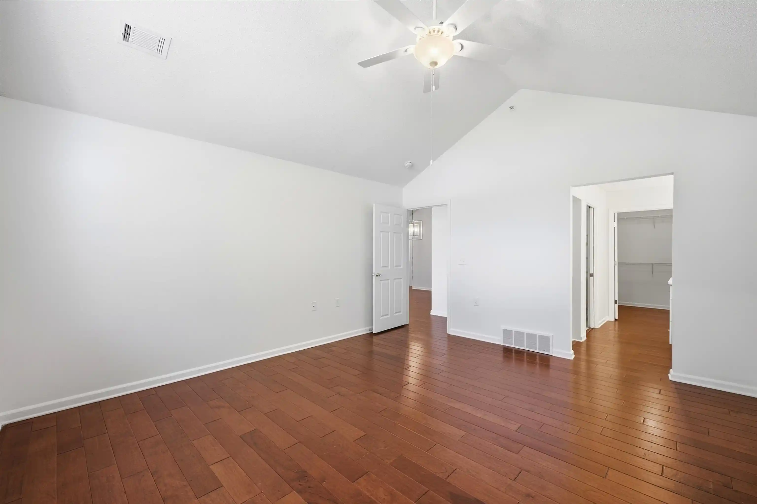 Photo 3 of Condo for sale at 261 Oak Clb Ln #9, Collierville, TN 38017 | MLS# 10230551 | Listing updated on 2026-09-16