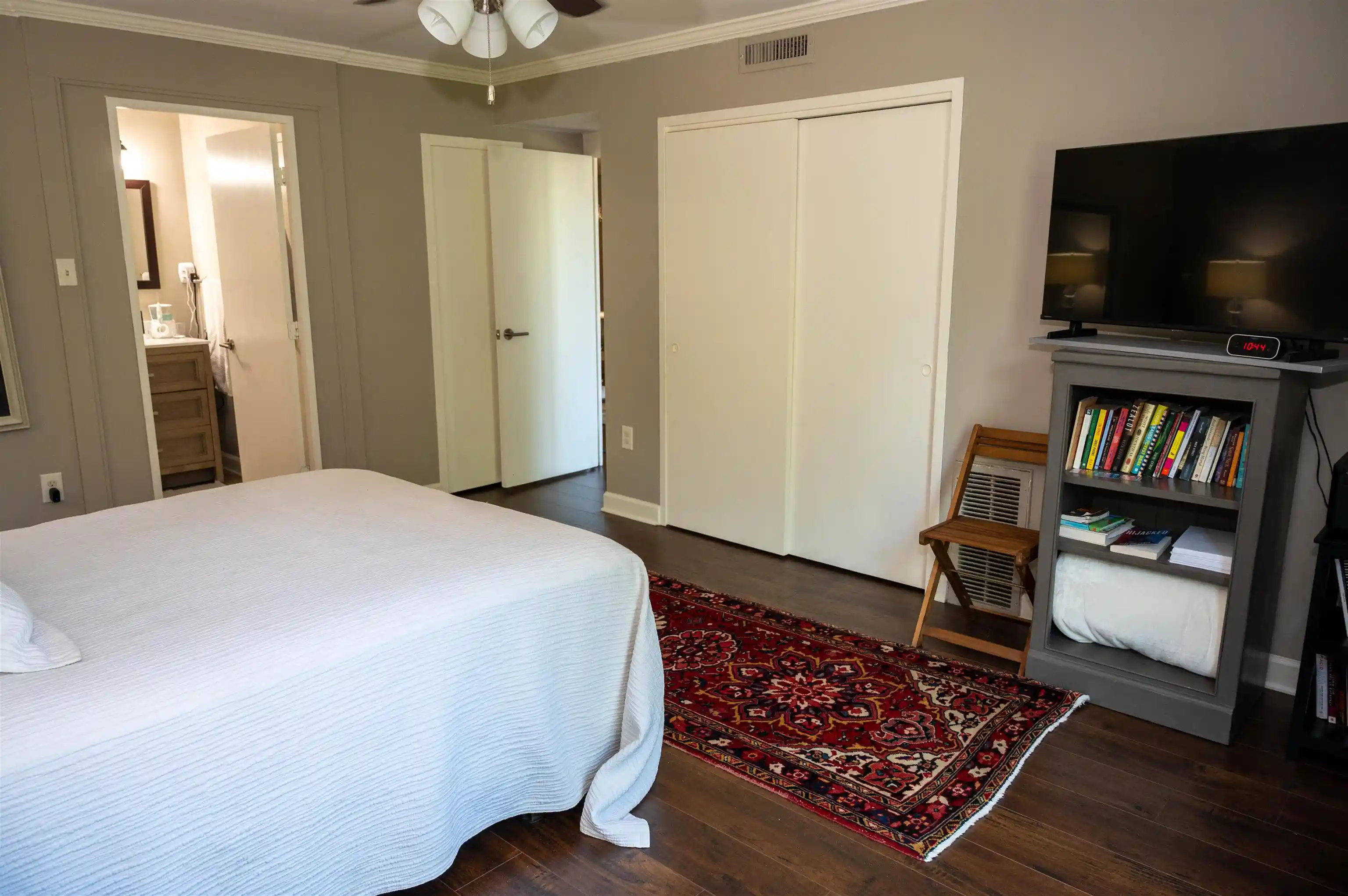 Photo 3 of Condo for sale at 3080 Walnut Grv Rd #406, Memphis, TN 38111 | MLS# 10230557 | Listing updated on 2026-09-23