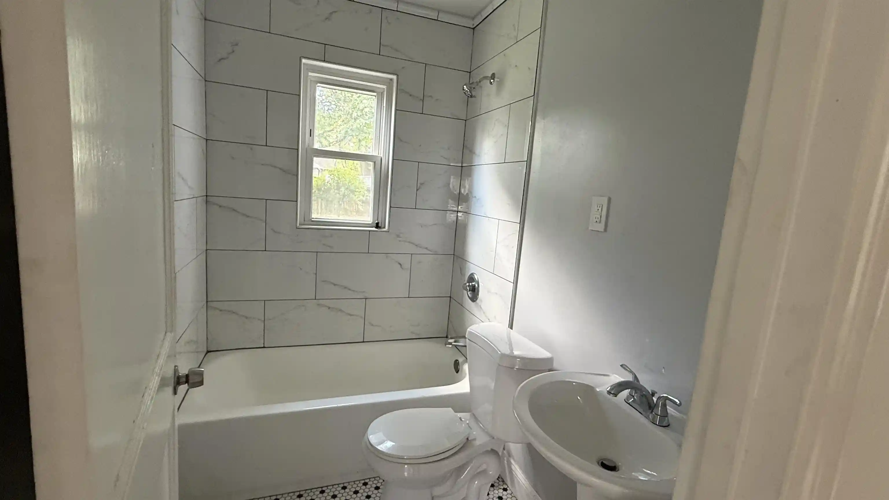 Photo 2 of Single family home for sale at 906 Wrenwood St, Memphis, TN 38122 | MLS# 10230563 | Listing updated on 2026-09-18