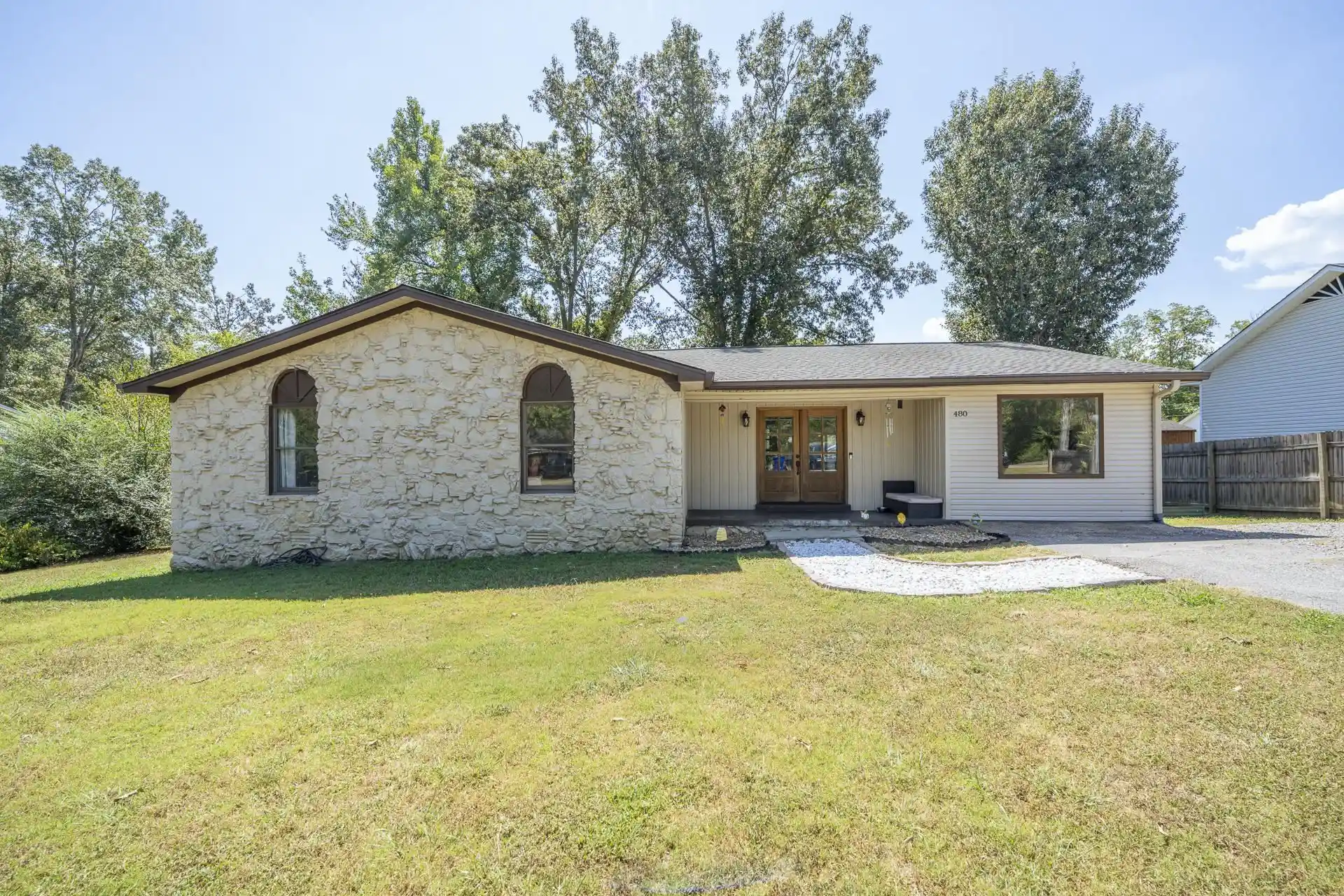 Photo 1 of Single family home for sale at 480 Barker Dr, Savannah, TN 38372 | MLS# 10230567 | Listing updated on 2026-09-16