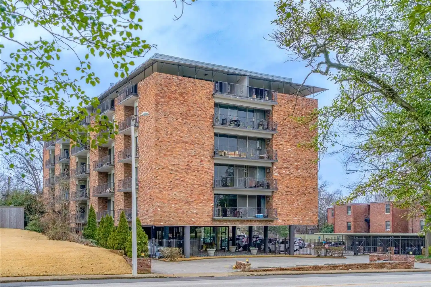 Photo 1 of Townhouse for sale at 2195 Poplar Ave #504, Memphis, TN 38104 | MLS# 10230579 | Listing updated on 2026-09-17