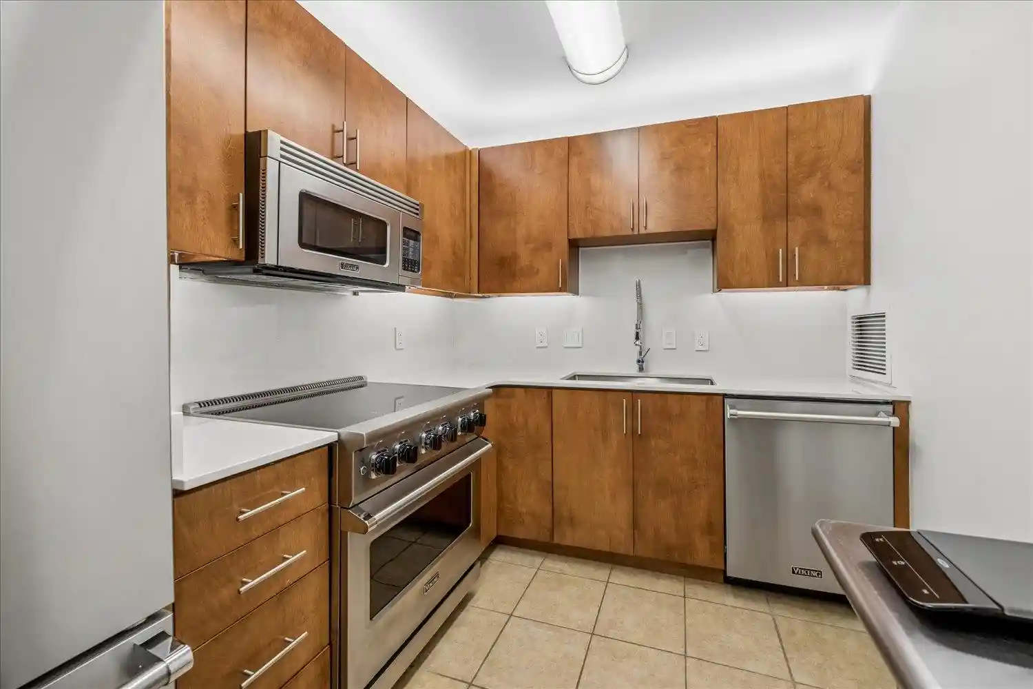 Photo 2 of Townhouse for sale at 2195 Poplar Ave #504, Memphis, TN 38104 | MLS# 10230579 | Listing updated on 2026-09-17