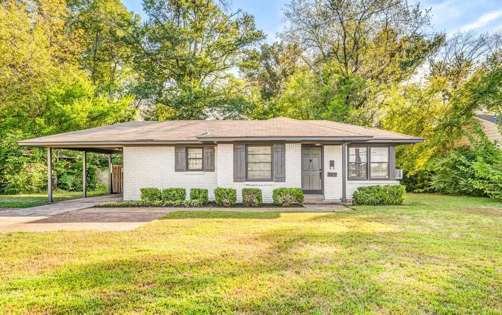 Photo 1 of Single family home for sale at 5171 Park Ave, Memphis, TN 38119 | MLS# 10230580 | Listing updated on 2026-10-05