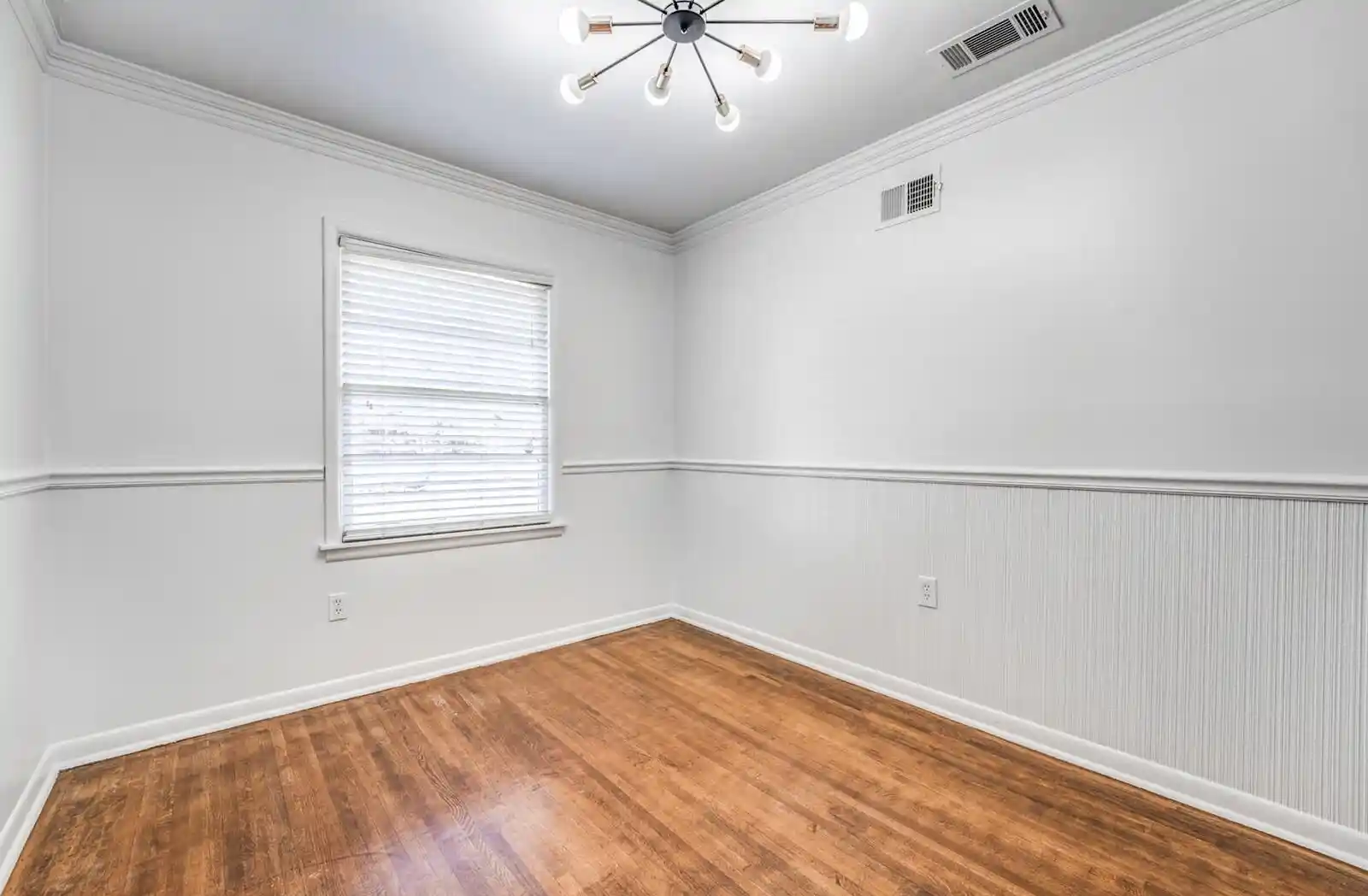 Photo 2 of Single family home for sale at 5171 Park Ave, Memphis, TN 38119 | MLS# 10230580 | Listing updated on 2026-10-05