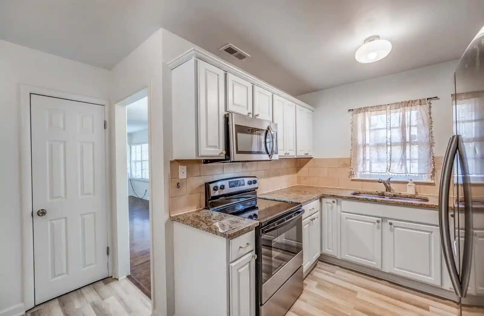 Photo 4 of Single family home for sale at 5171 Park Ave, Memphis, TN 38119 | MLS# 10230580 | Listing updated on 2026-10-05