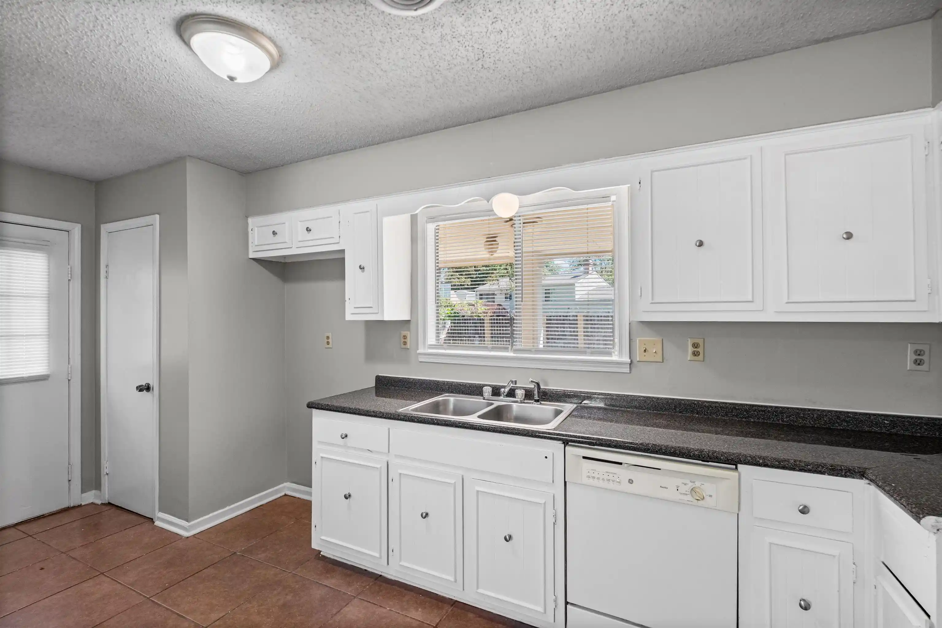 Photo 2 of Single family home for sale at 4316 Crescent Park Dr, Memphis, TN 38141 | MLS# 10230587 | Listing updated on 2026-09-17