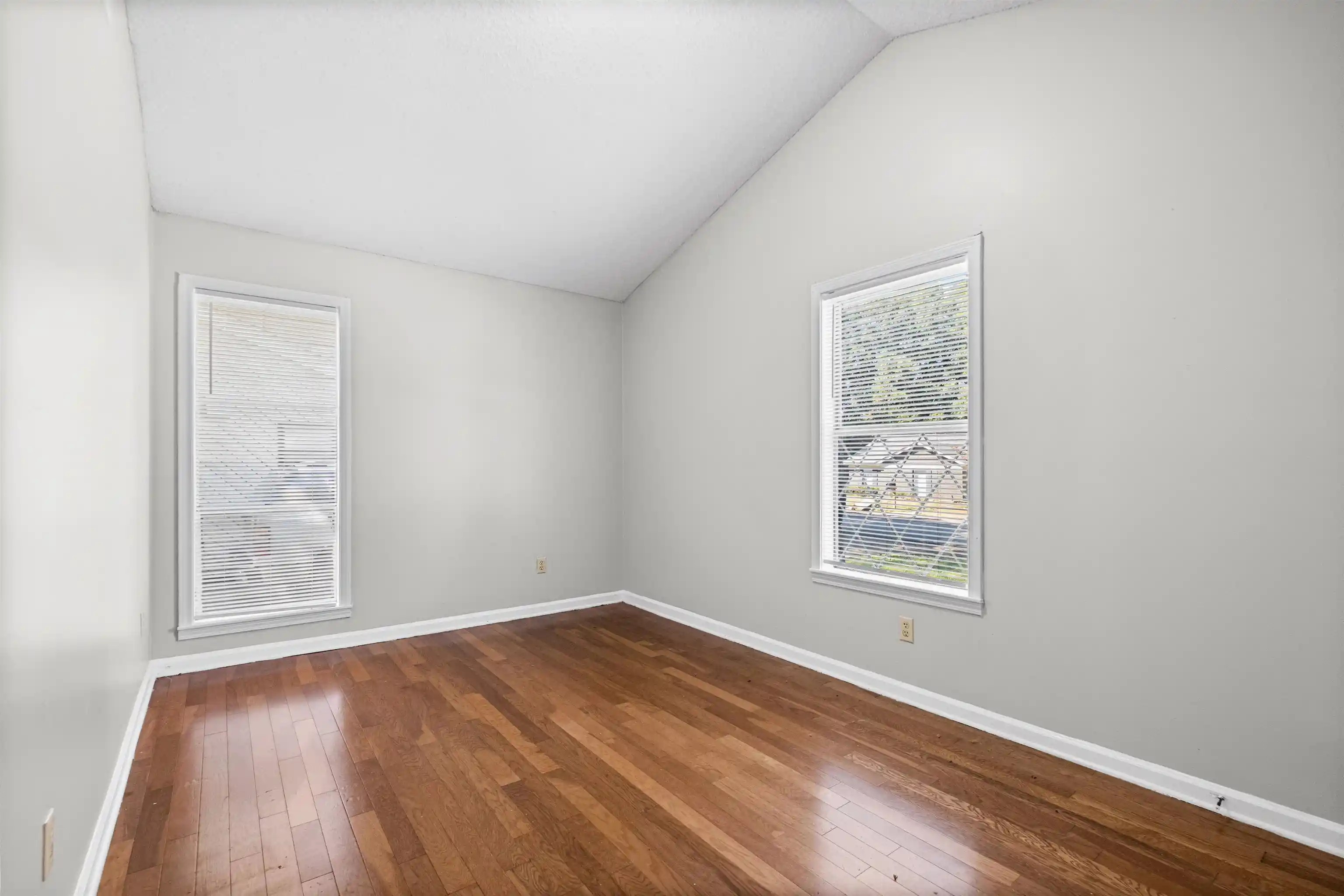 Photo 4 of Single family home for sale at 4316 Crescent Park Dr, Memphis, TN 38141 | MLS# 10230587 | Listing updated on 2026-09-17