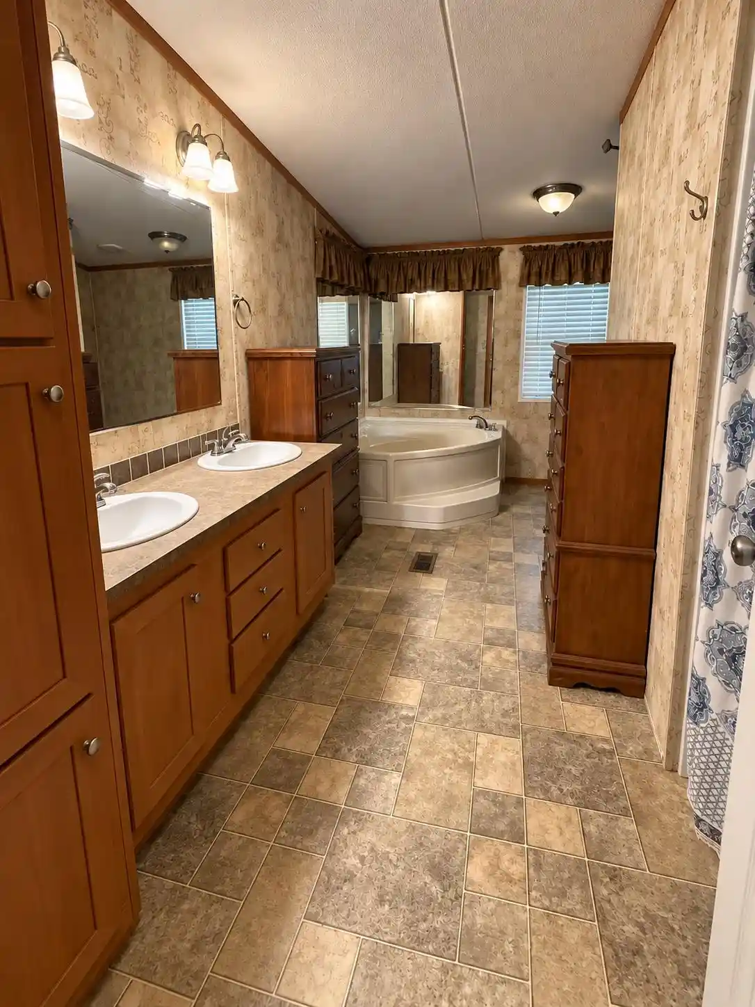 Photo 2 of Single family home for sale at 2295 Barriertown Dr, Savannah, TN 38372 | MLS# 10230602 | Listing updated on 2026-09-17