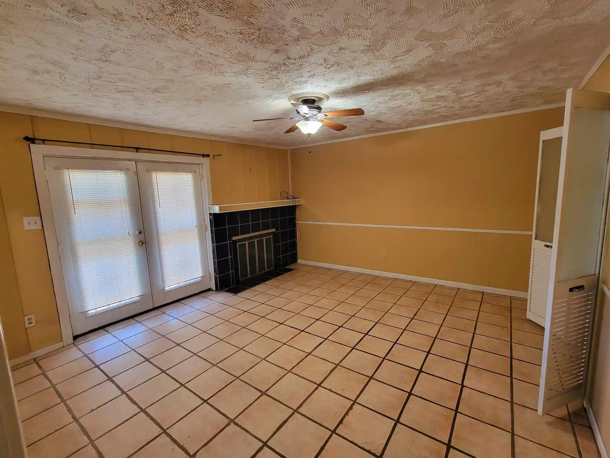 Photo 3 of Townhouse for sale at 5273 Chatfield Dr #5273, Memphis, TN 38116 | MLS# 10230609 | Listing updated on 2026-09-18