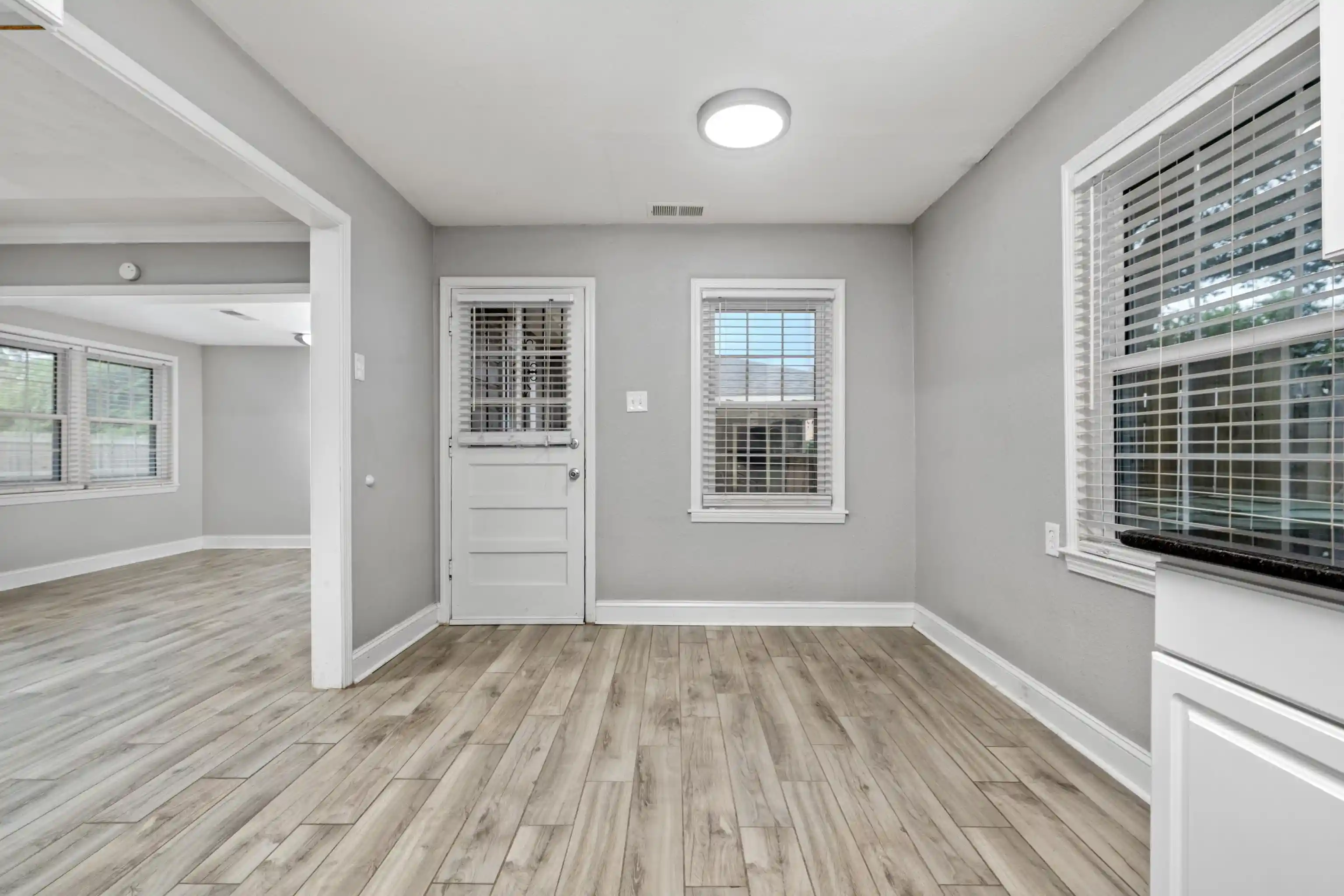 Photo 4 of Single family home for sale at 1621 Vera Cruz St, Memphis, TN 38117 | MLS# 10230617 | Listing updated on 2026-10-08