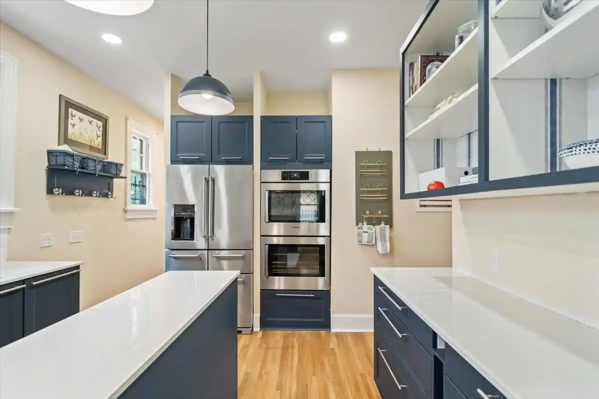 Photo 2 of Single family home for sale at 910 Kensington Pl, Memphis, TN 38107 | MLS# 10230629 | Listing updated on 2026-09-17
