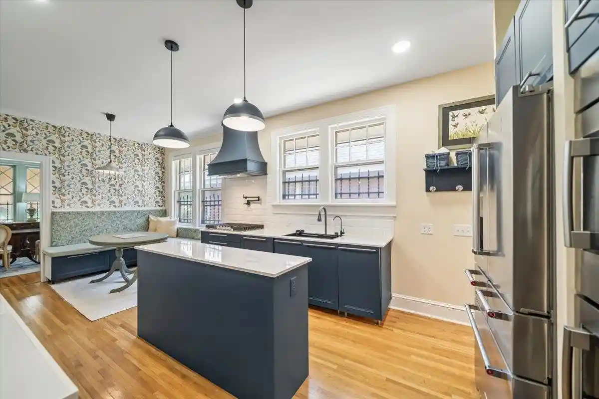 Photo 3 of Single family home for sale at 910 Kensington Pl, Memphis, TN 38107 | MLS# 10230629 | Listing updated on 2026-09-17