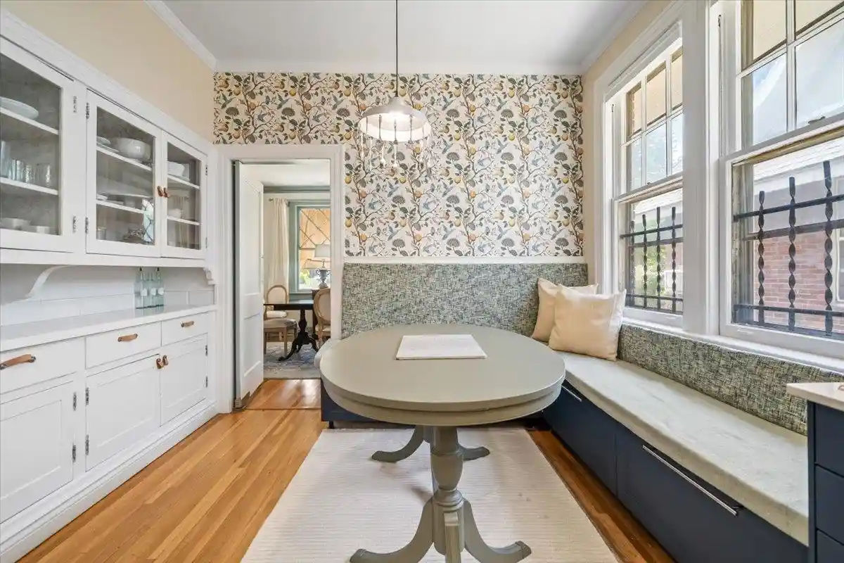 Photo 3 of Single family home for sale at 910 Kensington Pl, Memphis, TN 38107 | MLS# 10230629 | Listing updated on 2026-09-17