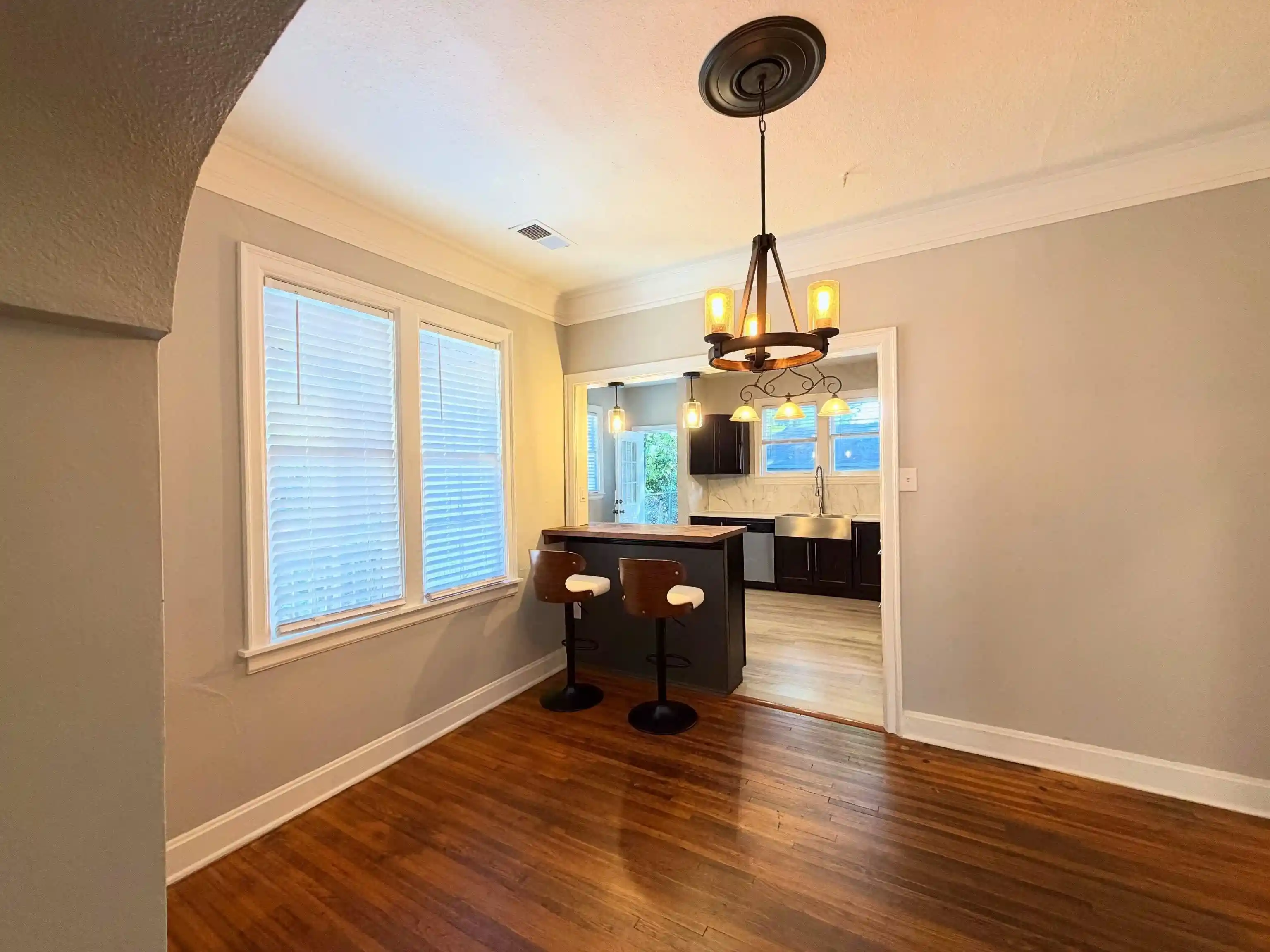 Photo 3 of Single family home for sale at 910 N Barksdale St, Memphis, TN 38107 | MLS# 10230657 | Listing updated on 2026-09-25