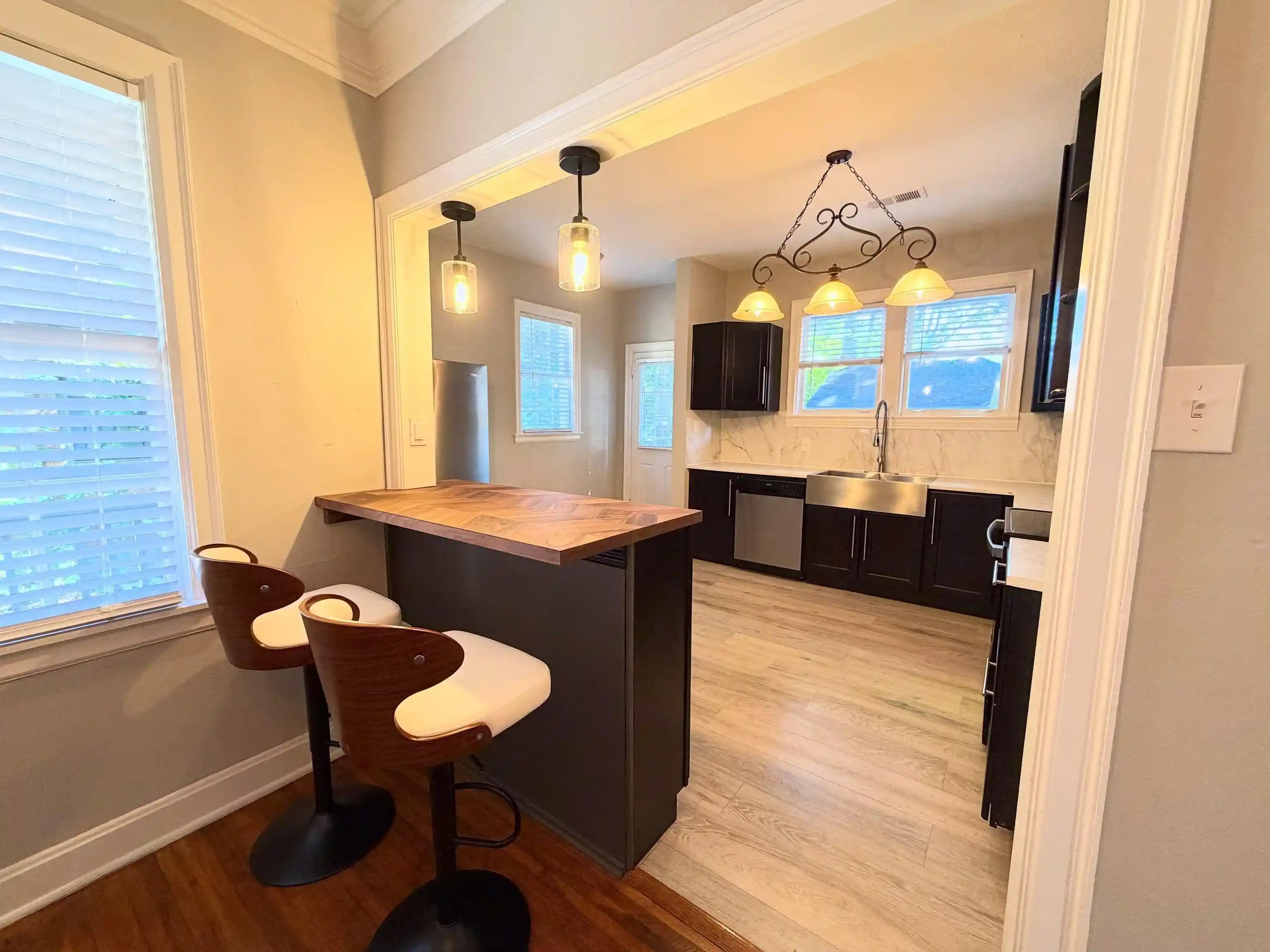 Photo 4 of Single family home for sale at 910 N Barksdale St, Memphis, TN 38107 | MLS# 10230657 | Listing updated on 2026-09-25