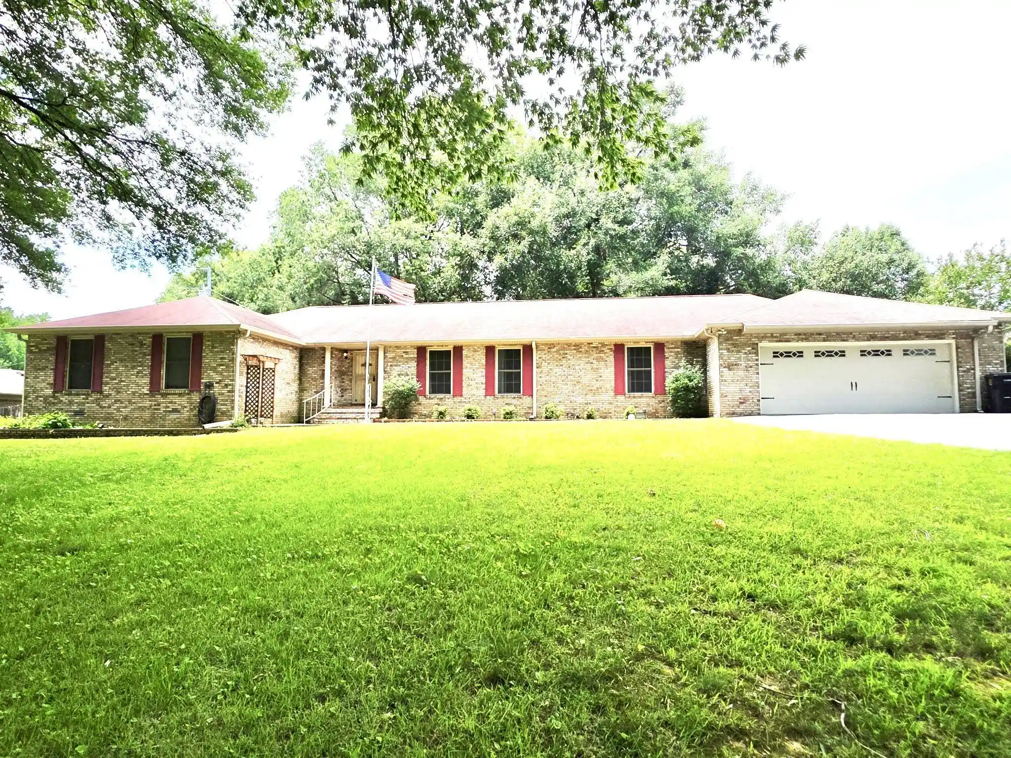 Photo 1 of Single family home for sale at 1603 Westlake Ave, Dyersburg, TN 38024 | MLS# 10230661 | Listing updated on 2026-09-18