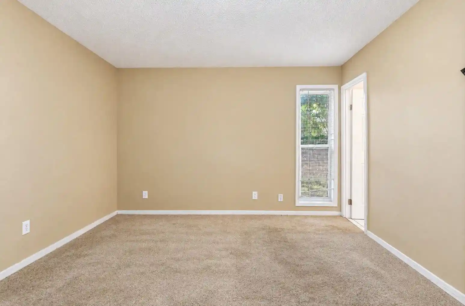 Photo 2 of Single family home for sale at 5616 Maple Tree Dr, Memphis, TN 38115 | MLS# 10230666 | Listing updated on 2026-09-18