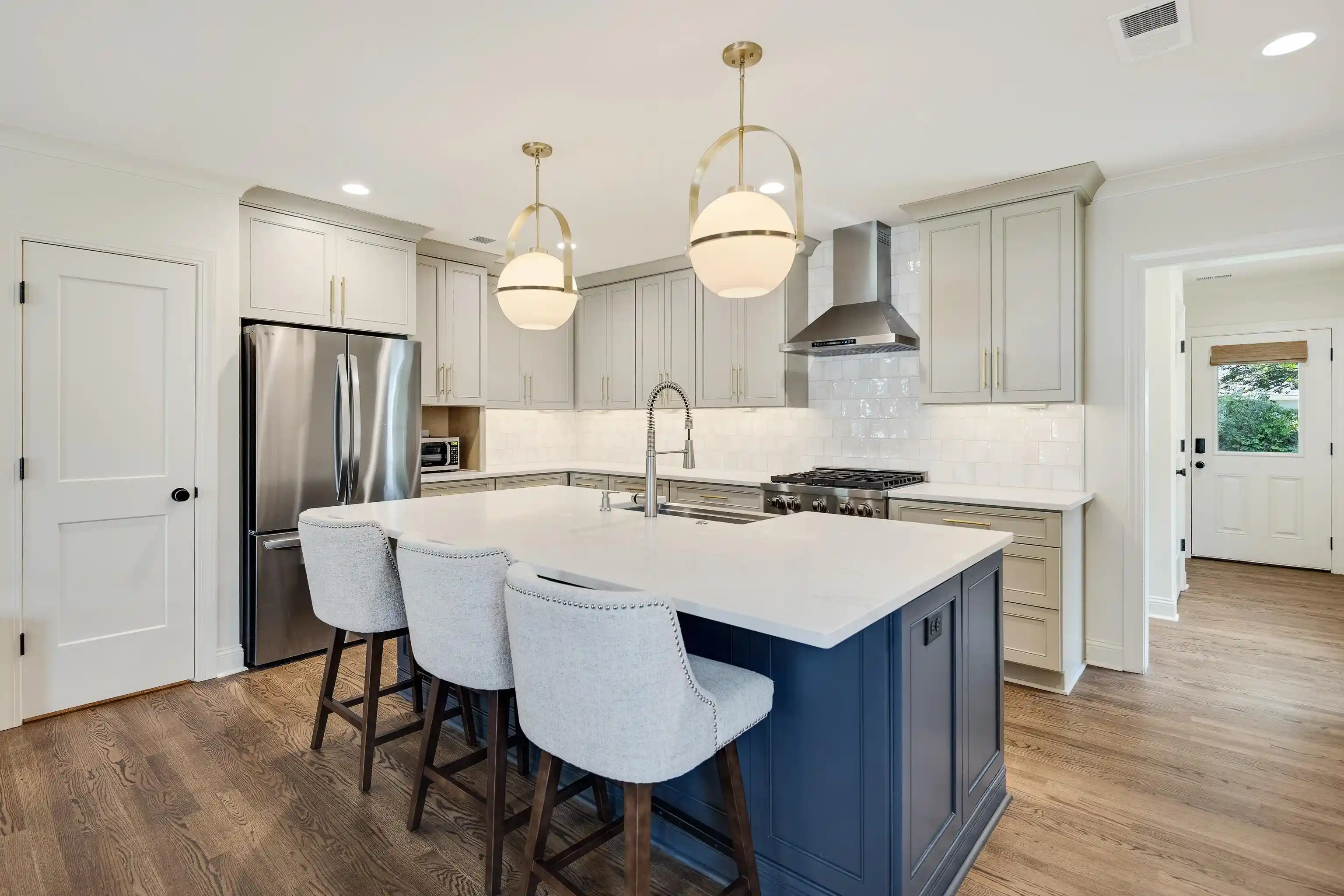 Photo 3 of Single family home for sale at 3697 Charleswood Ave, Memphis, TN 38122 | MLS# 10230674 | Listing updated on 2026-09-24