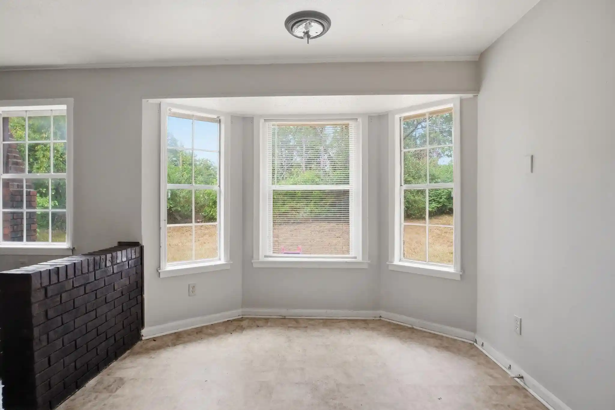 Photo 3 of Sale Pending at 3621 Tulip Tree Cv, Memphis, TN 38115 | MLS# 10230681 | Listing updated on 2026-09-25