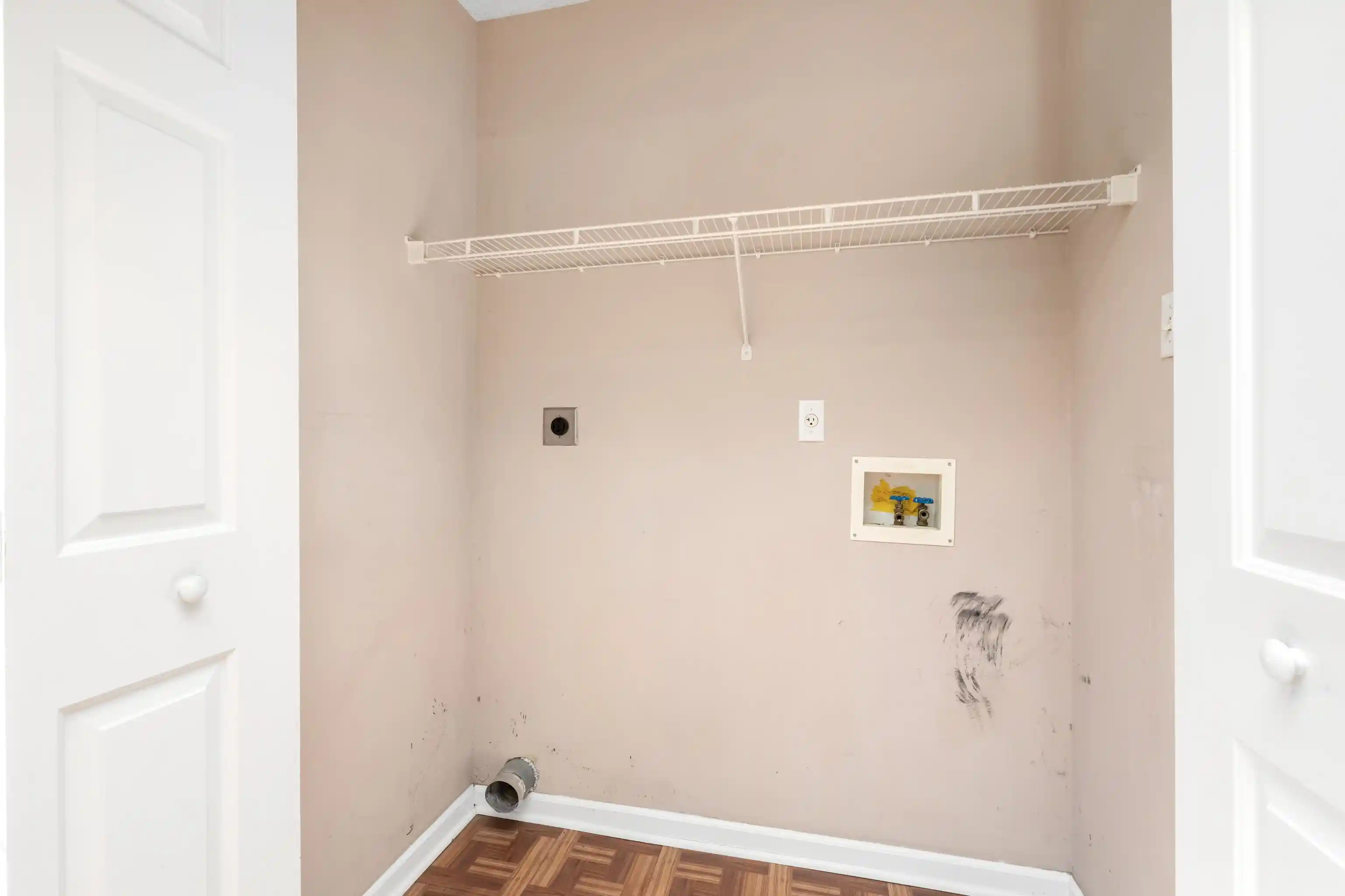 Photo 3 of Sale Pending at 3833 Walden Meadow Dr, Memphis, TN 38135 | MLS# 10230690 | Listing updated on 2026-09-22