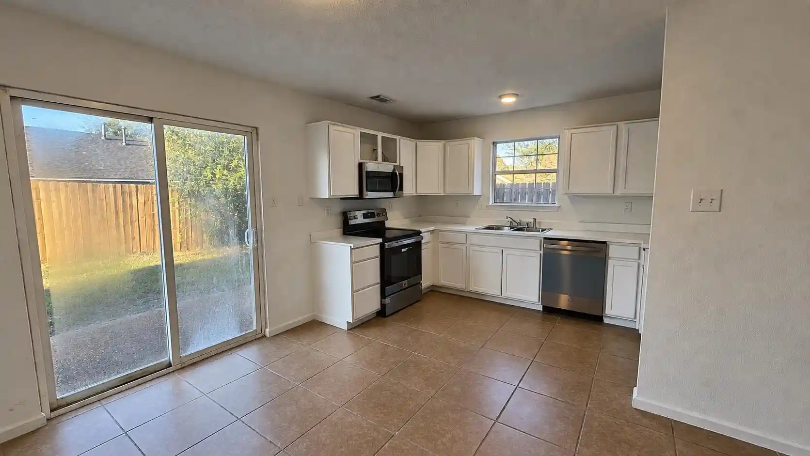 Photo 4 of Single family home for sale at 6928 Naples Dr, Cordova, TN 38018 | MLS# 10230692 | Listing updated on 2026-09-22
