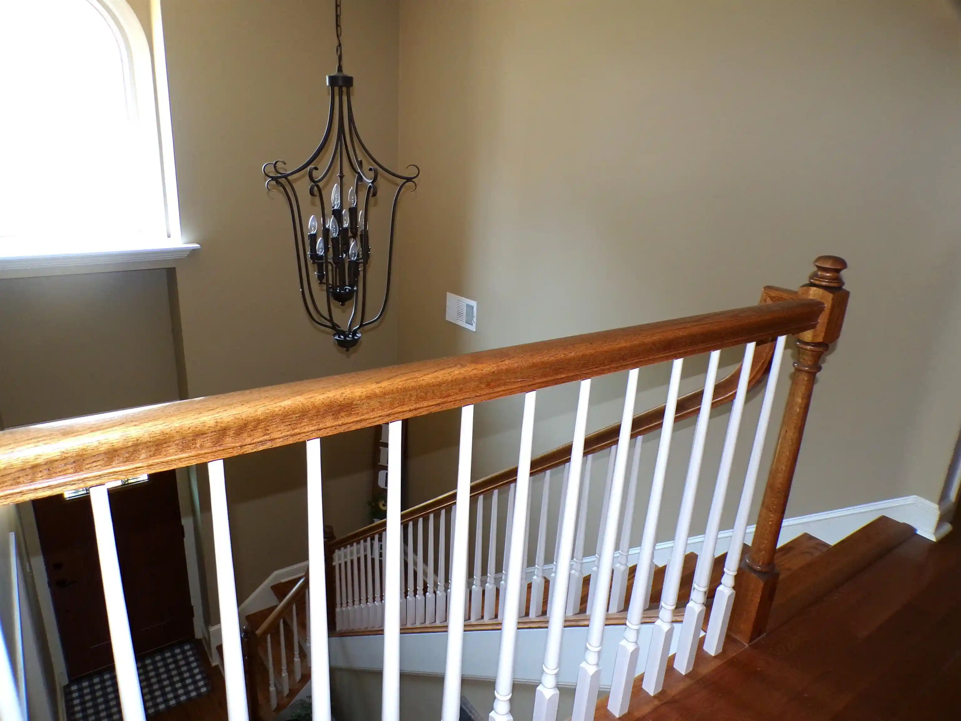 Photo 2 of Single family home for sale at 8746 Poplar Pike Dr, Germantown, TN 38138 | MLS# 10230737 | Listing updated on 2026-09-18
