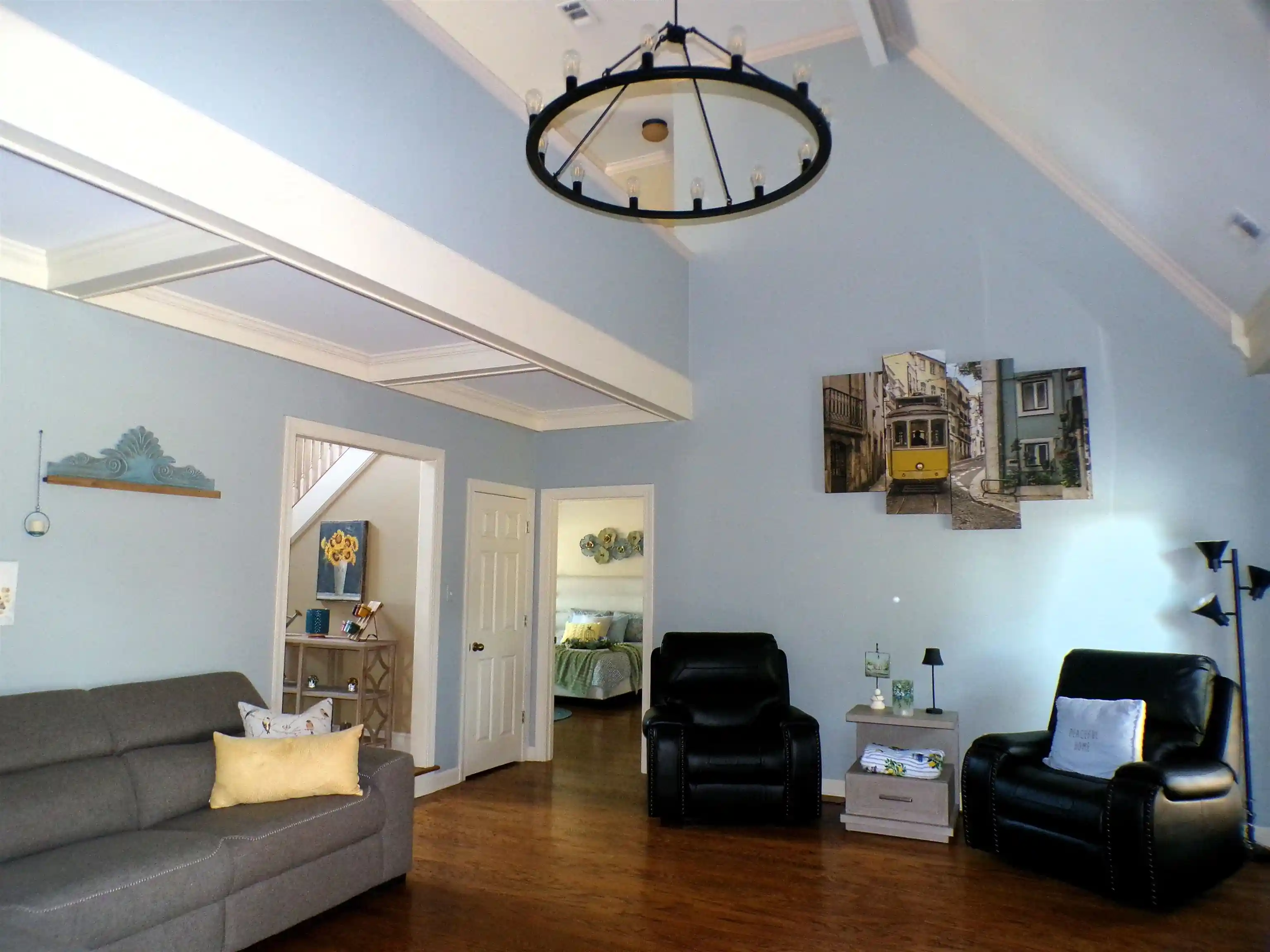 Photo 3 of Single family home for sale at 8746 Poplar Pike Dr, Germantown, TN 38138 | MLS# 10230737 | Listing updated on 2026-09-18