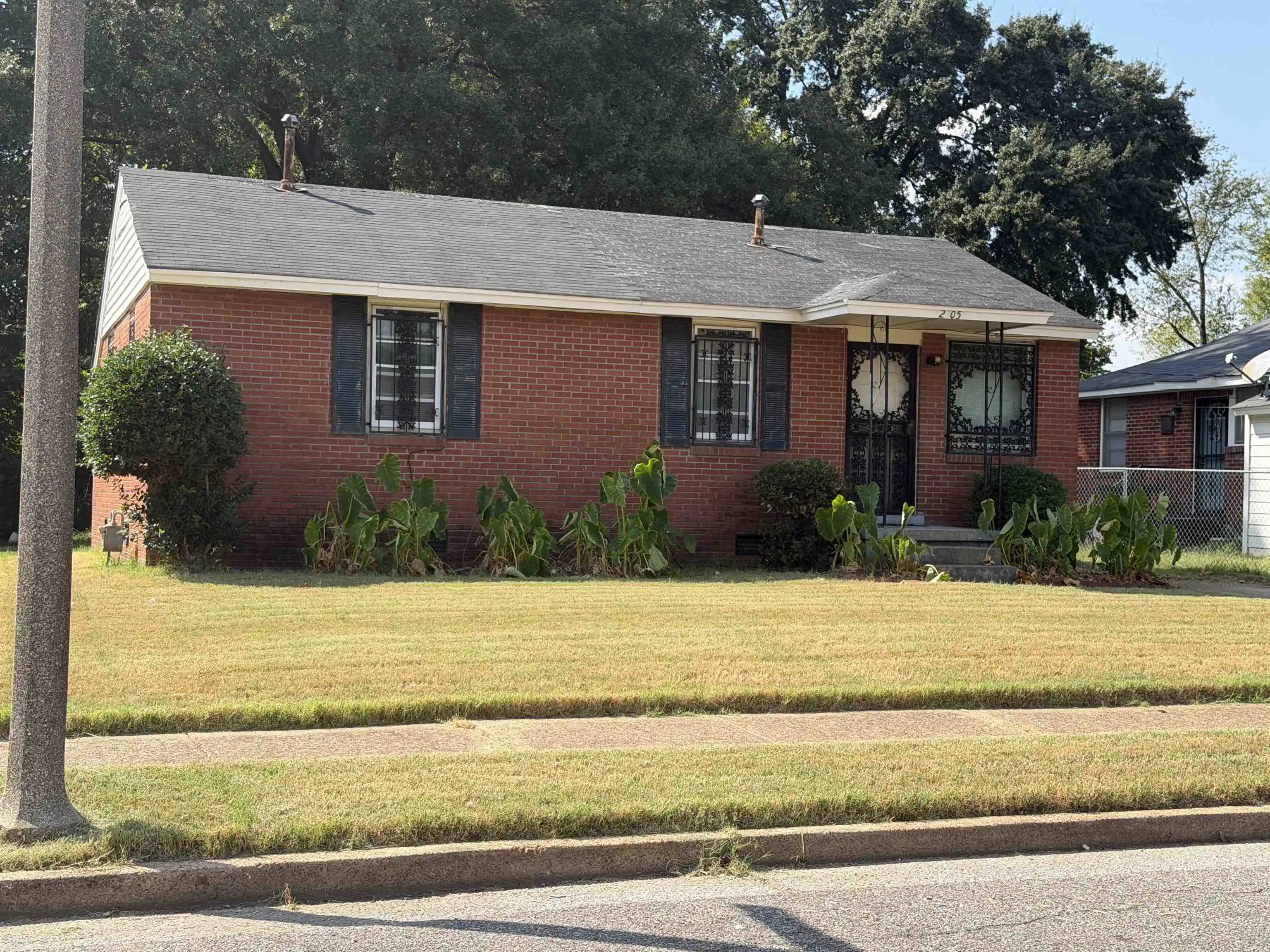 Photo 1 of Single family home for sale at 2405 Silver St, Memphis, TN 38106 | MLS# 10230751 | Listing updated on 2026-09-19
