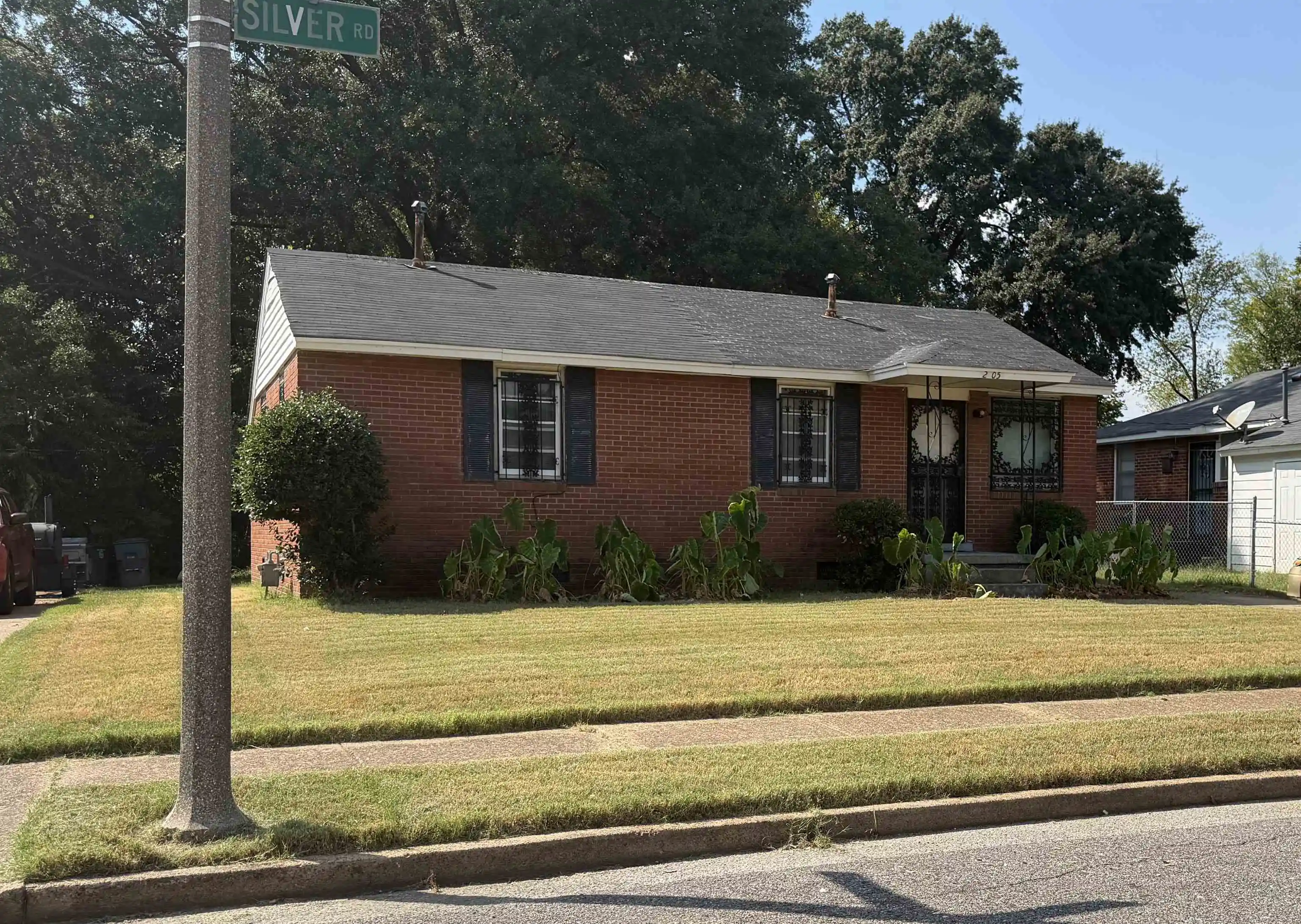 Photo 2 of Single family home for sale at 2405 Silver St, Memphis, TN 38106 | MLS# 10230751 | Listing updated on 2026-09-19