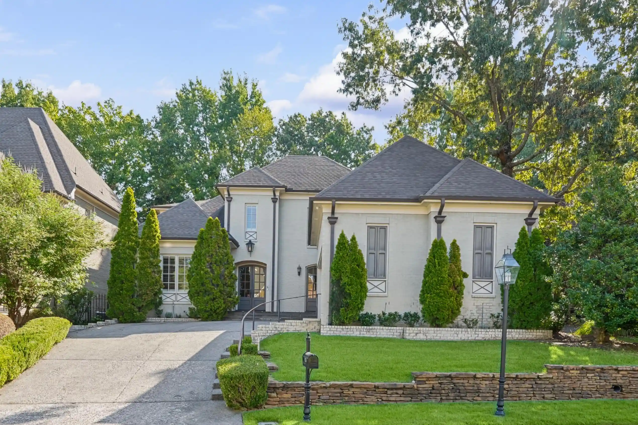 Photo 1 of Single family home for sale at 1924 Chatsworth Dr, Germantown, TN 38138 | MLS# 10230753 | Listing updated on 2026-10-08