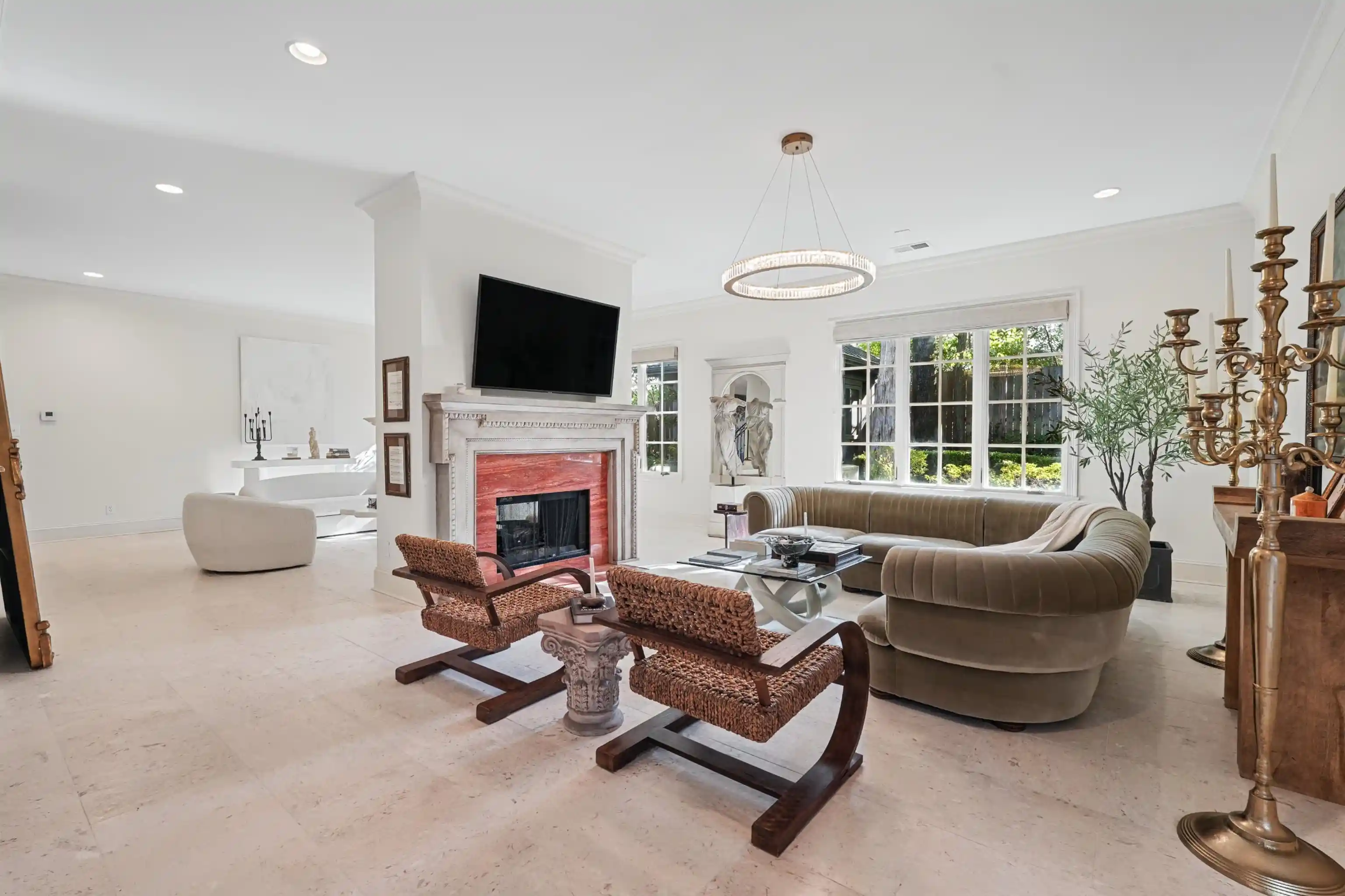 Photo 3 of Single family home for sale at 1924 Chatsworth Dr, Germantown, TN 38138 | MLS# 10230753 | Listing updated on 2026-10-08
