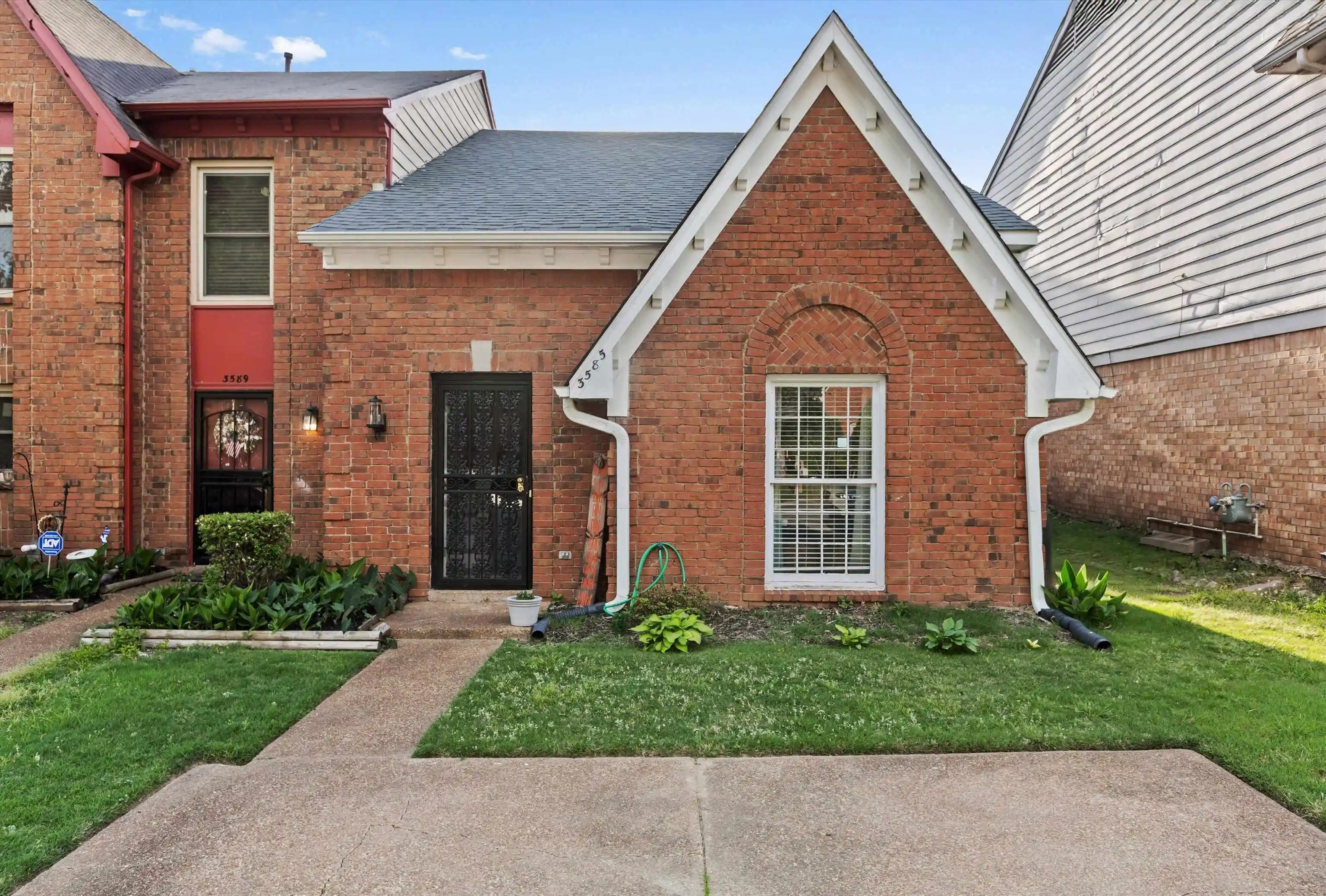 Townhouse for sale at 3585 Bishops Gate Dr, Memphis, TN 38115 | MLS# 10230754