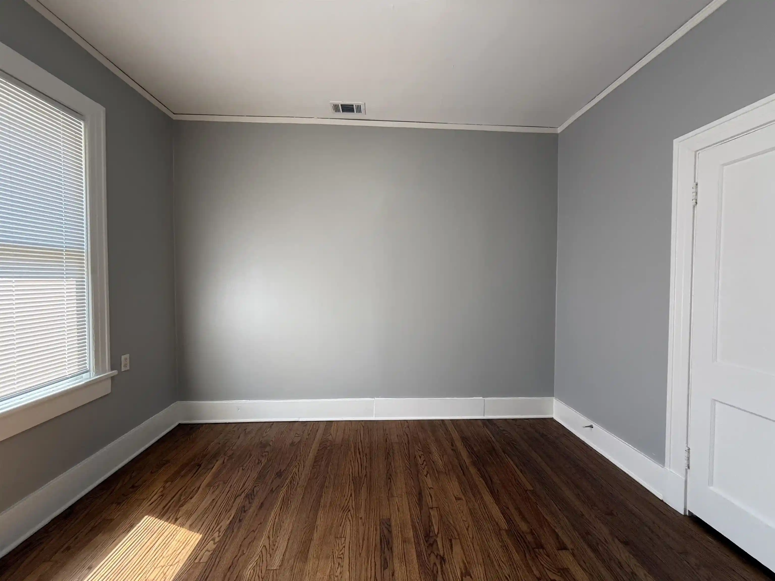 Photo 3 of Single family home for sale at 745 Holly St, Memphis, TN 38112 | MLS# 10230755 | Listing updated on 2026-10-05