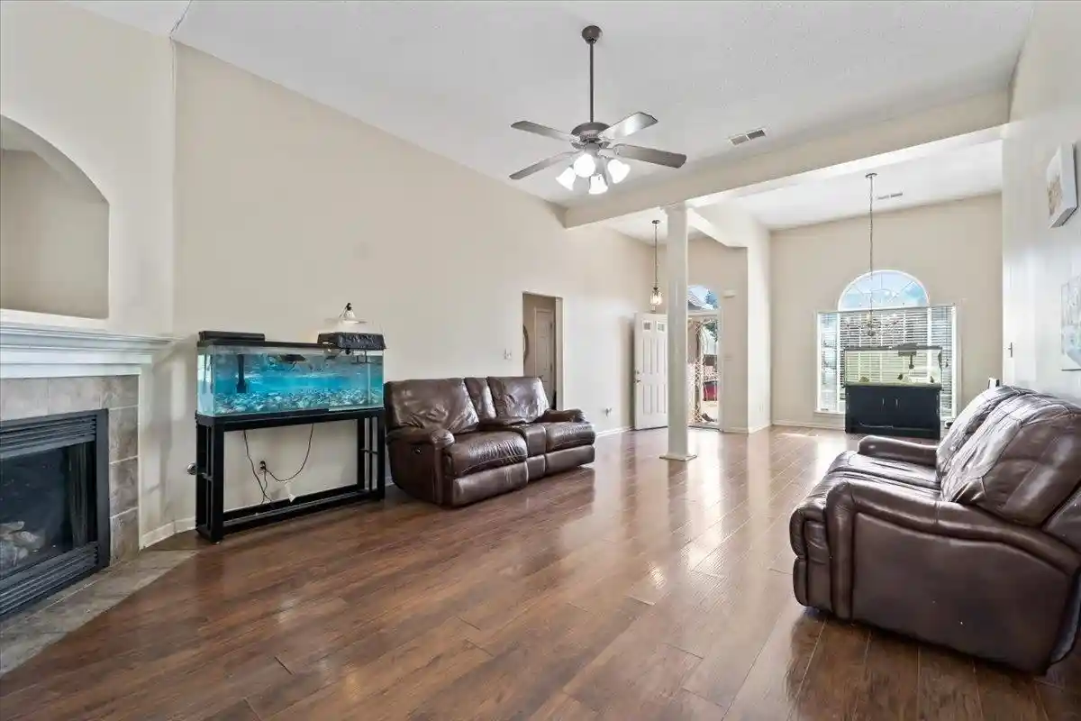 Photo 2 of Single family home for sale at 9562 Misty Knoll Dr, Cordova, TN 38016 | MLS# 10230760 | Listing updated on 2026-09-19