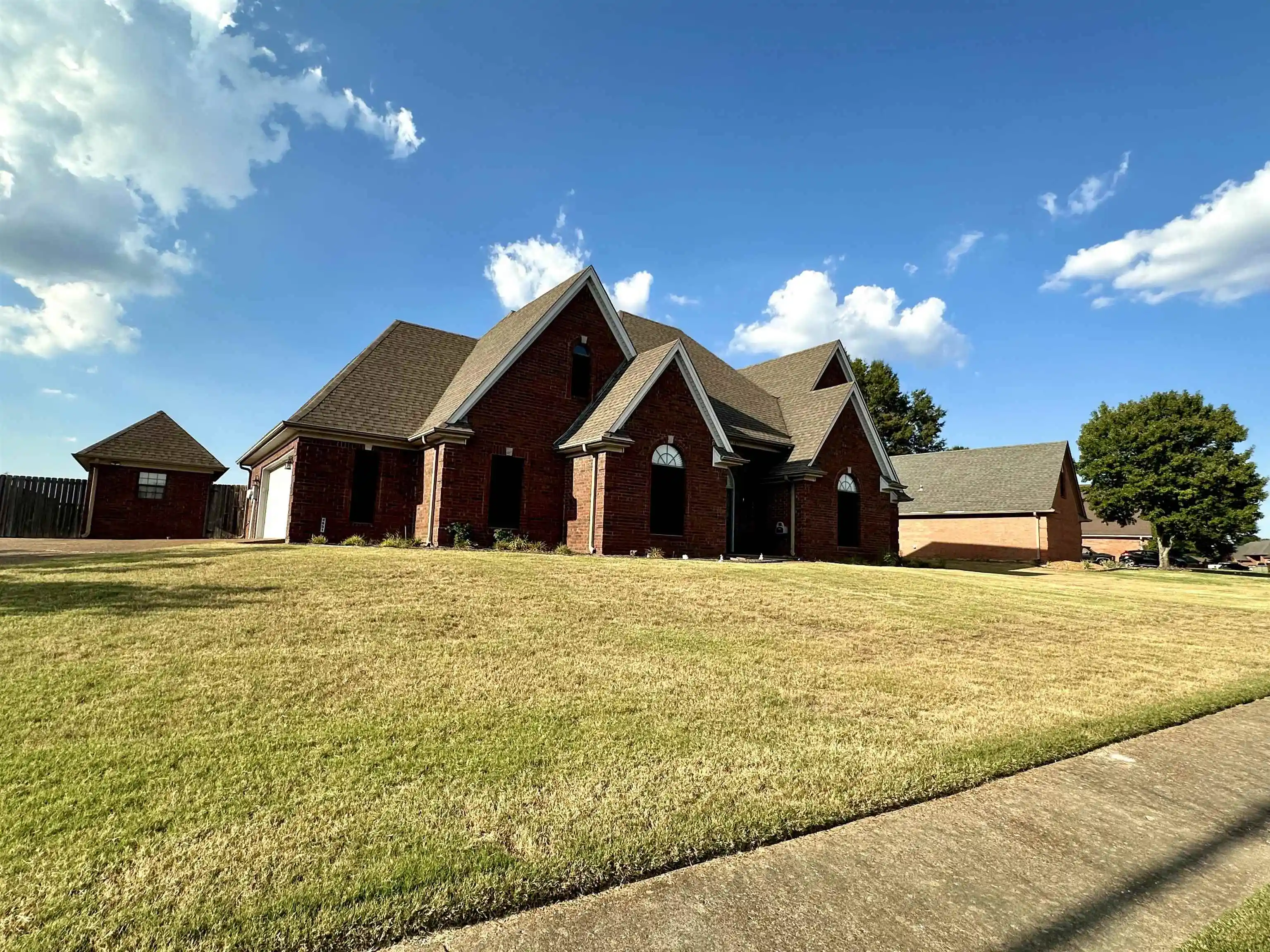 Photo 2 of Single family home for sale at 4651 Alden Dr, Horn Lake, MS 38637 | MLS# 10230771 | Listing updated on 2026-09-20