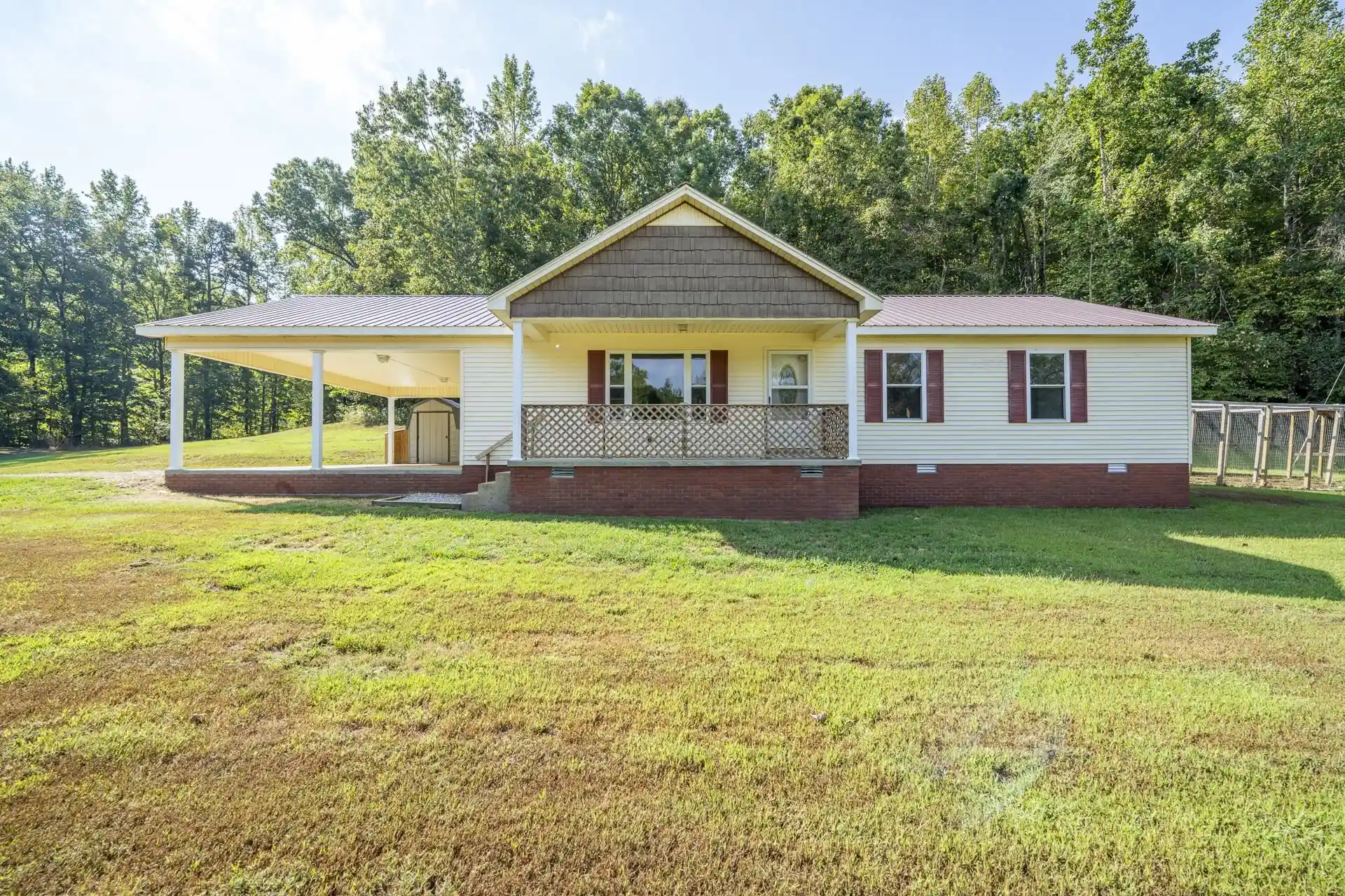 Photo 1 of Single family home for sale at 1823 Clifton Turnpike Rd, Waynesboro, TN 38485 | MLS# 10230773 | Listing updated on 2026-09-20