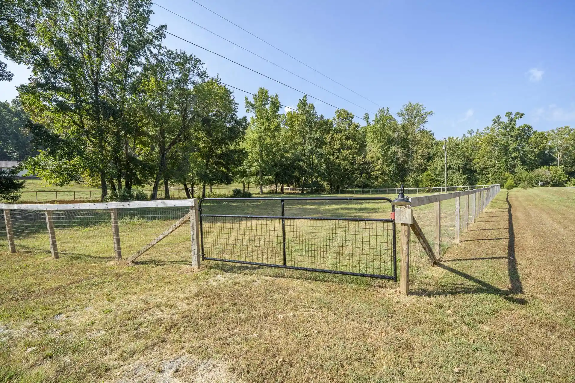 Photo 2 of Single family home for sale at 1823 Clifton Turnpike Rd, Waynesboro, TN 38485 | MLS# 10230773 | Listing updated on 2026-09-20