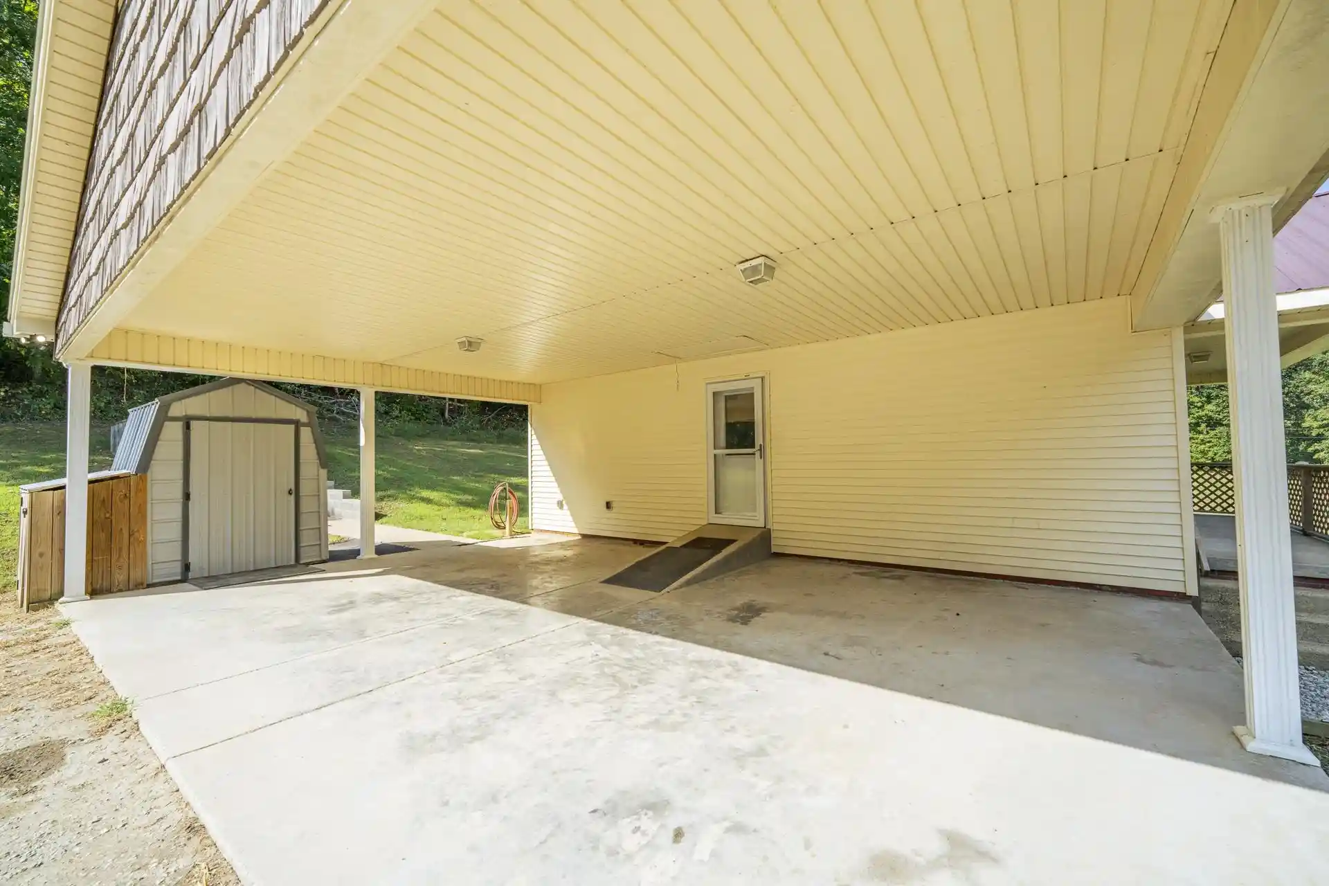 Photo 4 of Single family home for sale at 1823 Clifton Turnpike Rd, Waynesboro, TN 38485 | MLS# 10230773 | Listing updated on 2026-09-20