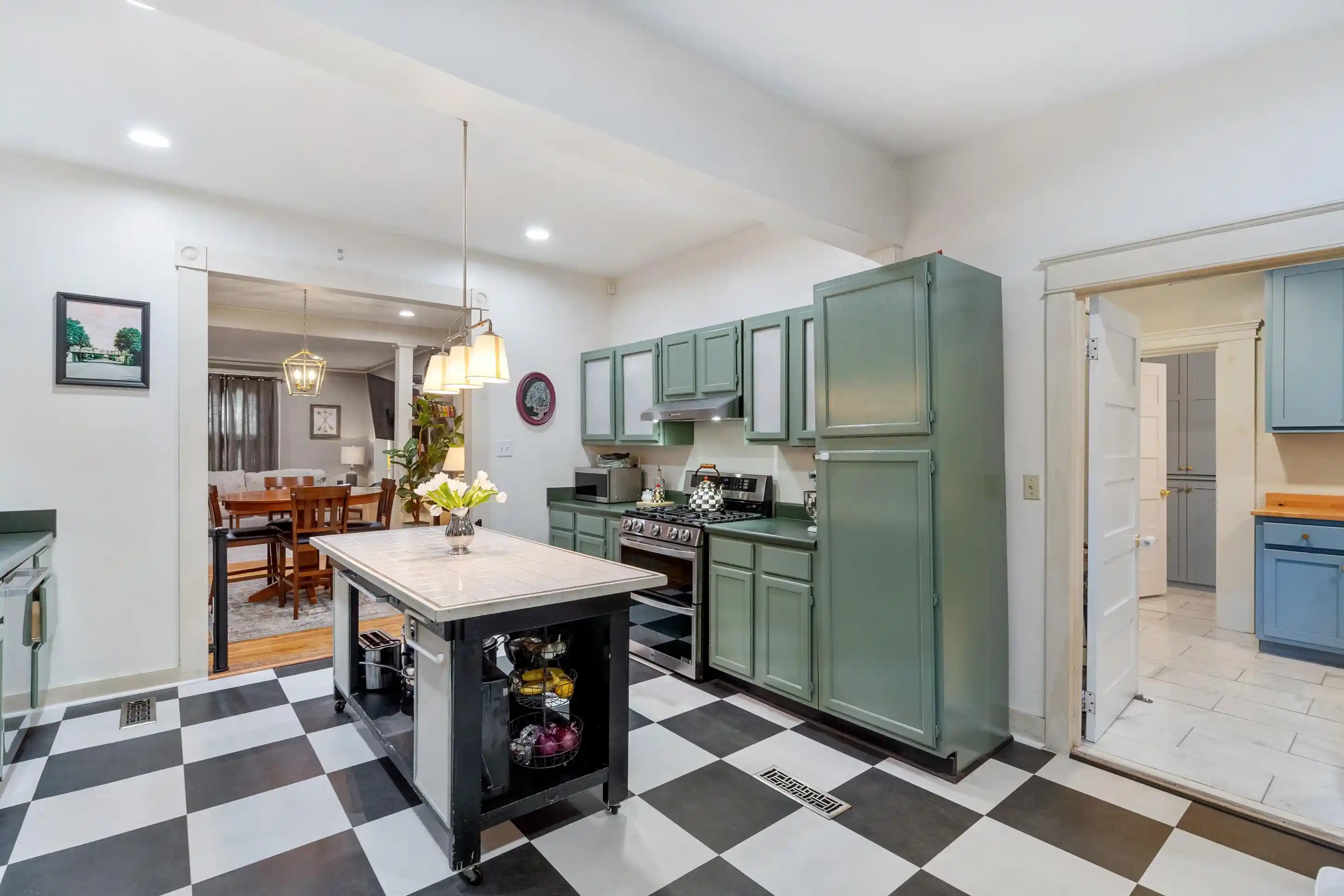 Photo 3 of Single family home for sale at 917 Blythe St, Memphis, TN 38104 | MLS# 10230778 | Listing updated on 2026-10-06