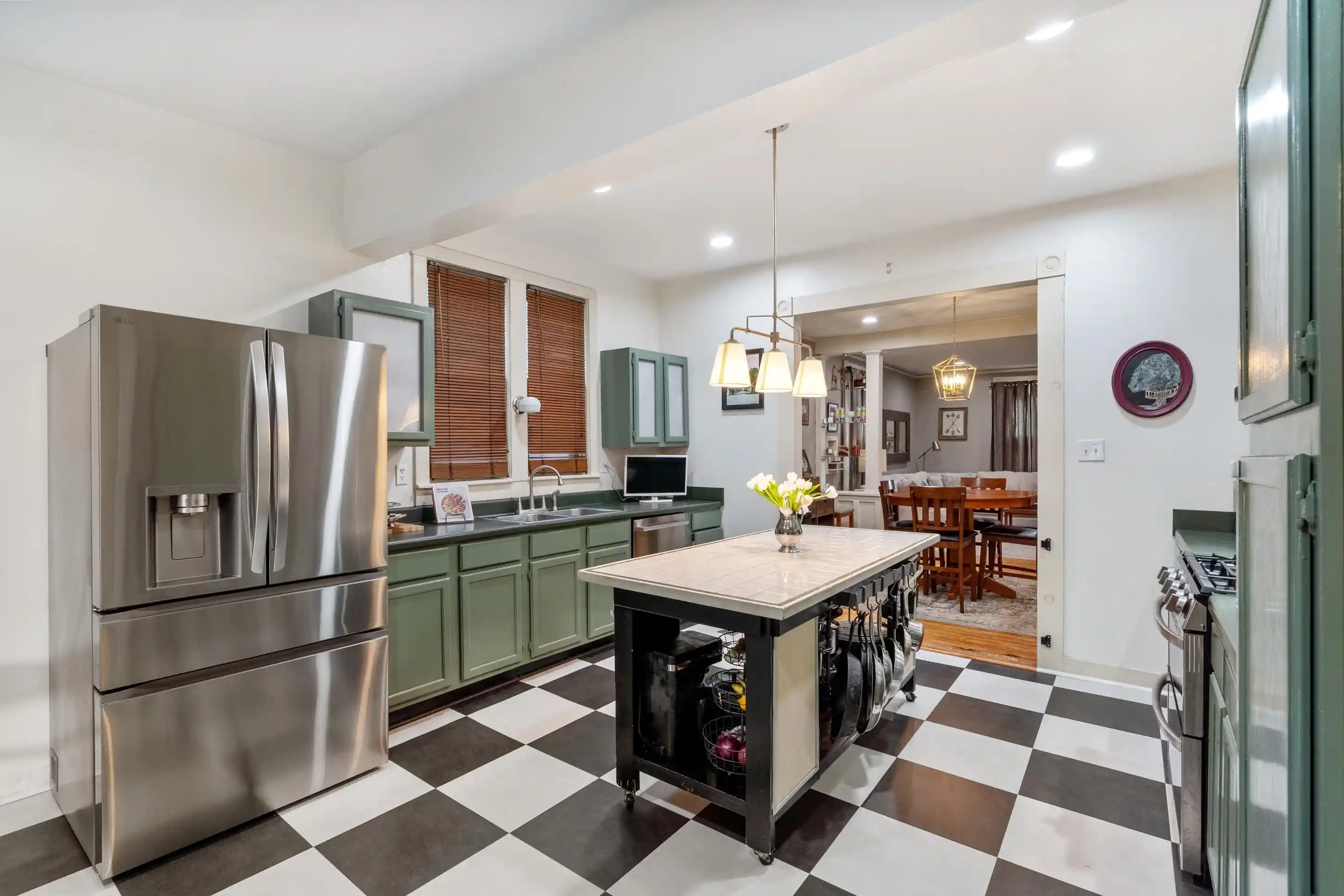 Photo 3 of Single family home for sale at 917 Blythe St, Memphis, TN 38104 | MLS# 10230778 | Listing updated on 2026-10-06