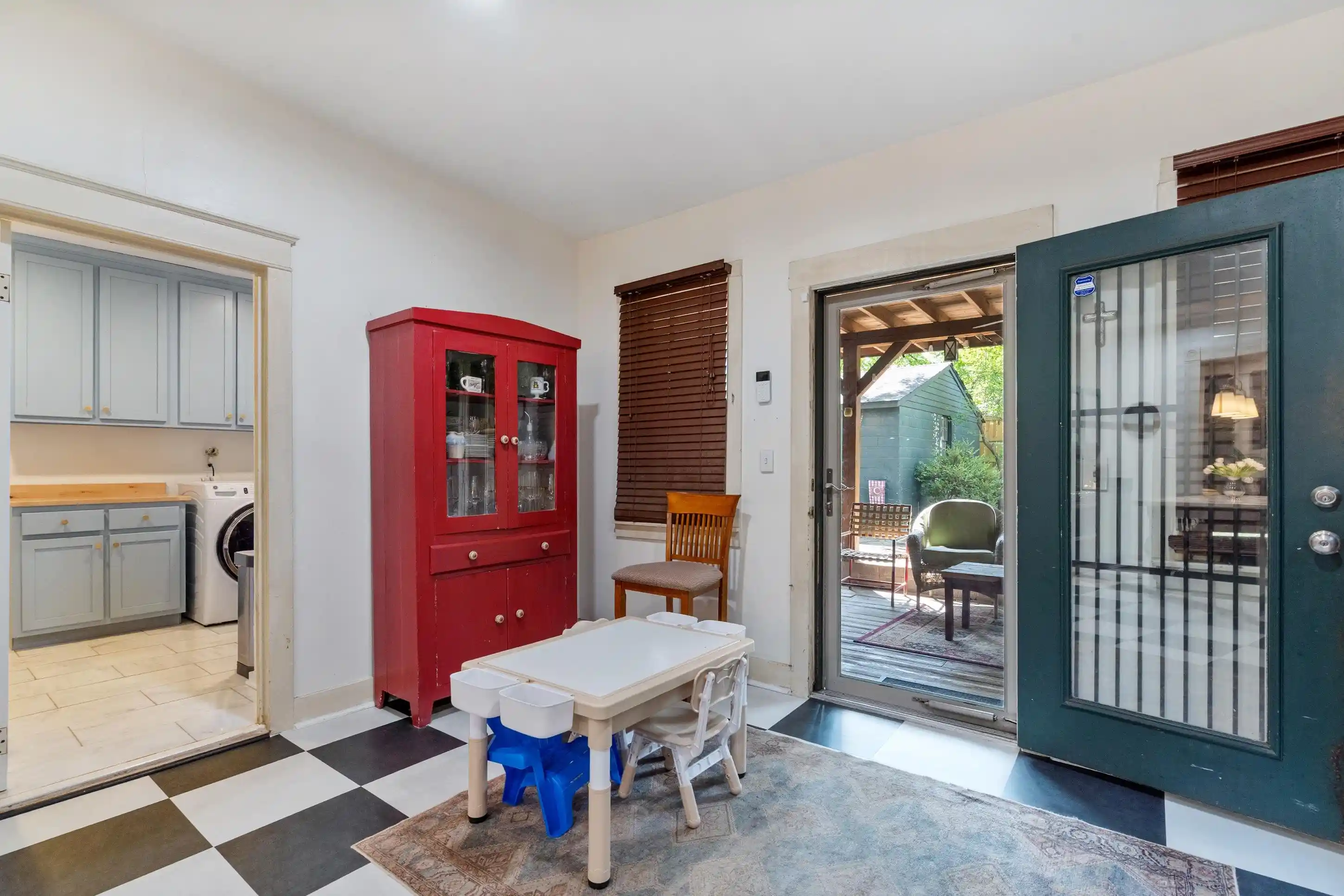 Photo 4 of Single family home for sale at 917 Blythe St, Memphis, TN 38104 | MLS# 10230778 | Listing updated on 2026-10-06