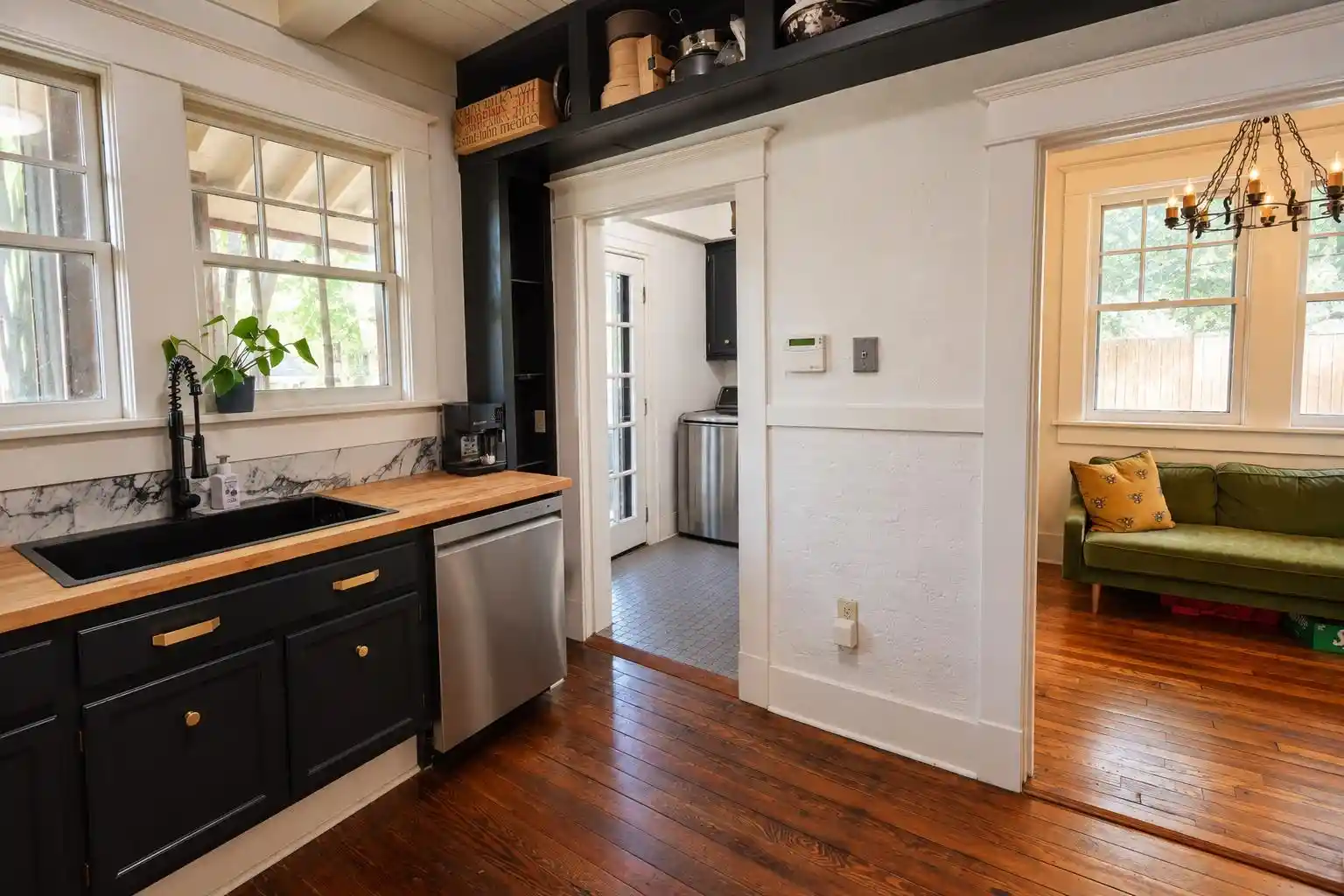 Photo 4 of Single family home for sale at 105 N Cox St, Memphis, TN 38104 | MLS# 10230810 | Listing updated on 2026-09-29