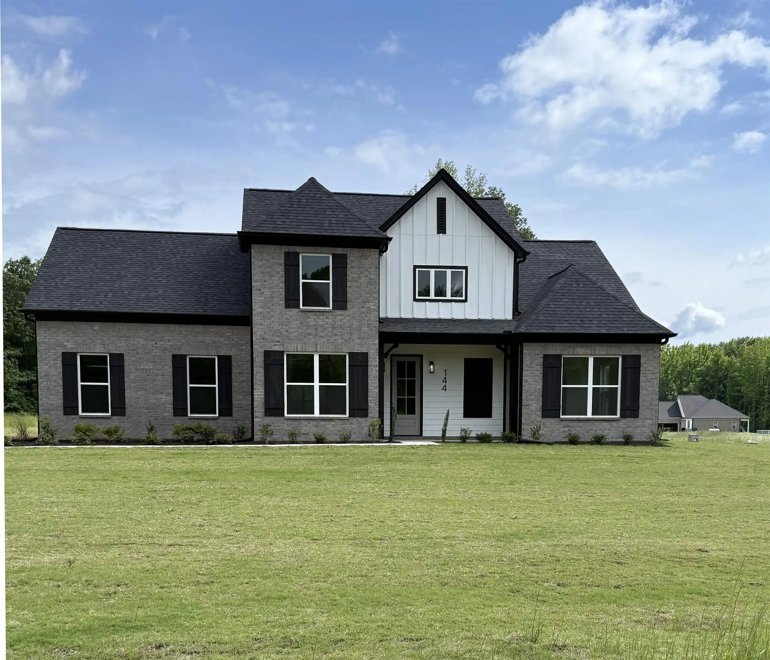 Photo 1 of Sale Pending at 250 Centerline Roper Loop, Byhalia, MS 38611 | MLS# 10230827 | Listing updated on 2026-09-21