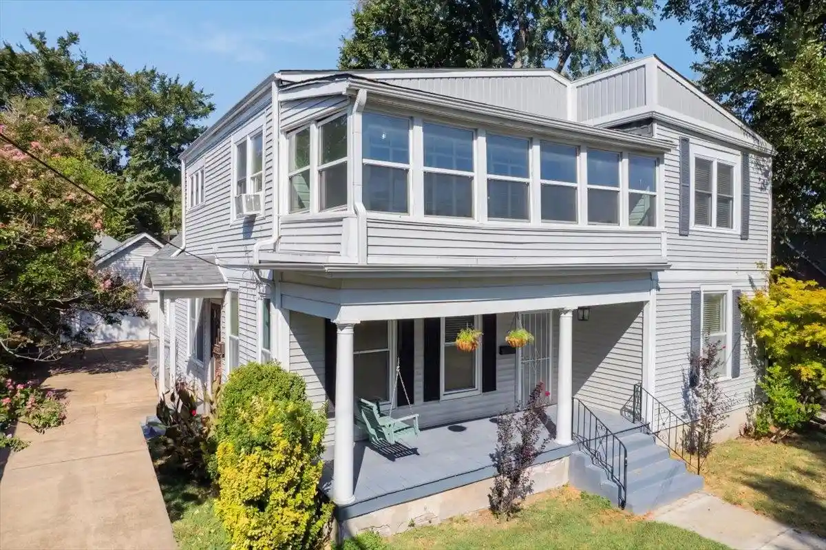 Townhouse for sale at 31 S Cox St, Memphis, TN 38104 | MLS# 10230833