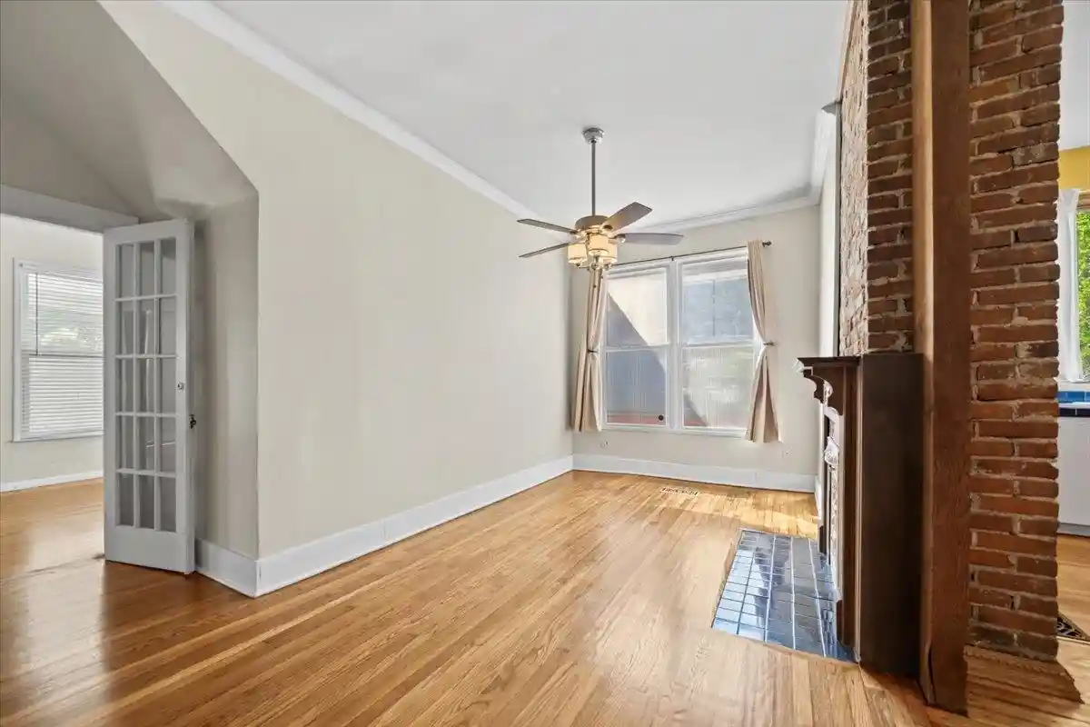 Photo 1 of Townhouse for sale at 31 S Cox St, Memphis, TN 38104 | MLS# 10230833 | Listing updated on 2026-09-23